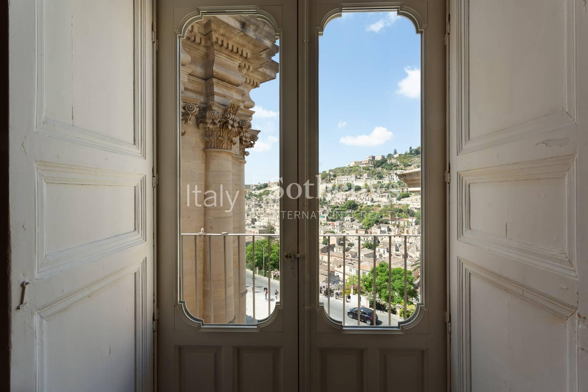 Historic apartment with terrace and courtyard near the Cathedral of San Giorgio in Modica - 5