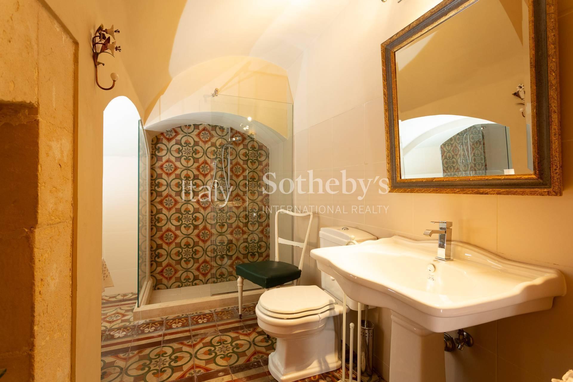 Historic apartment with terrace and courtyard near the Cathedral of San Giorgio in Modica - 24