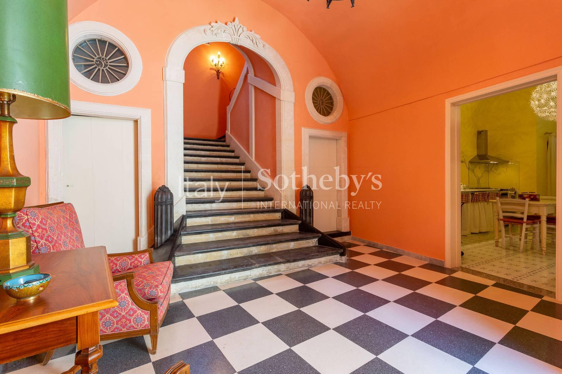 Historic apartment with terrace and courtyard near the Cathedral of San Giorgio in Modica - 18