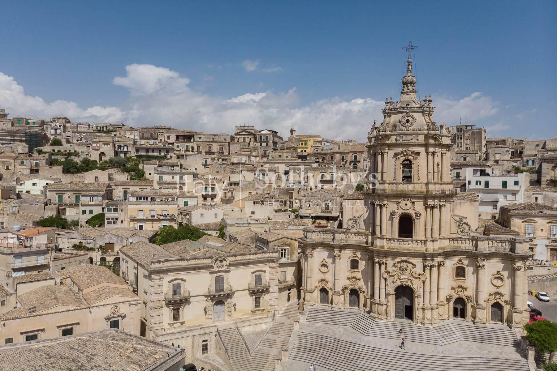 Historic apartment with terrace and courtyard near the Cathedral of San Giorgio in Modica - 33