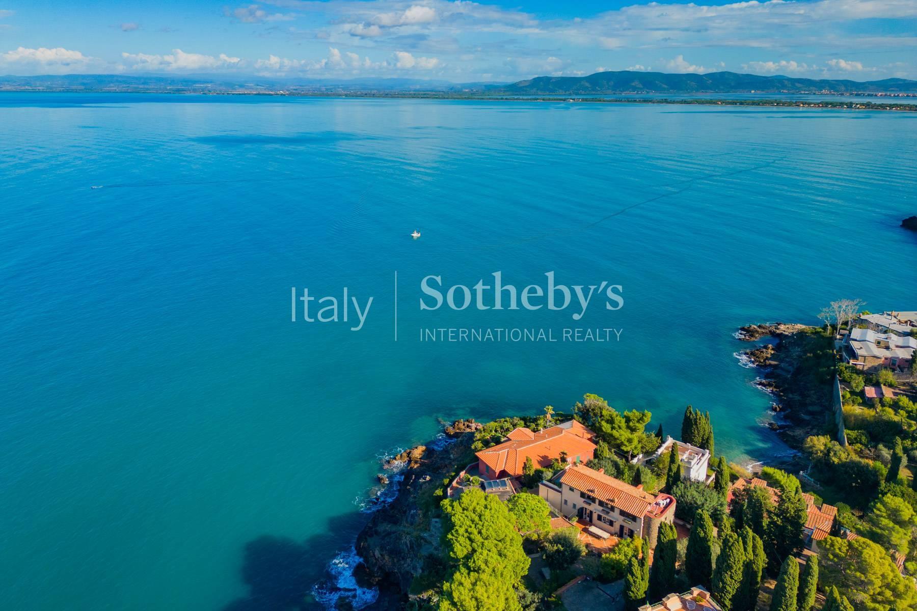 Spectacular waterfront villa with panoramic views - 3