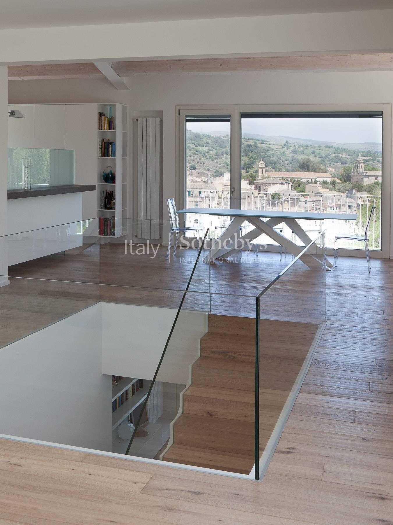 Luxury villa with panoramic view - 9