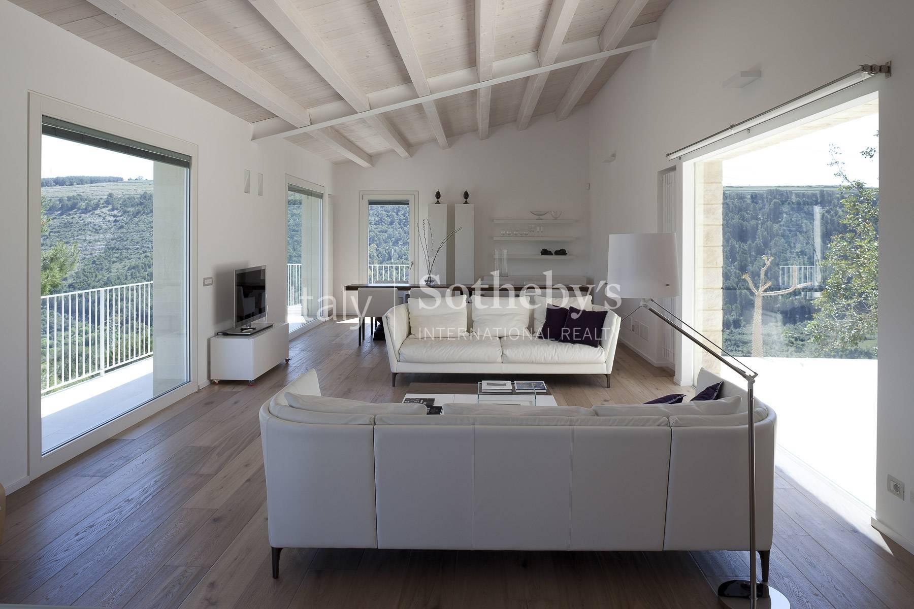 Luxury villa with panoramic view - 11