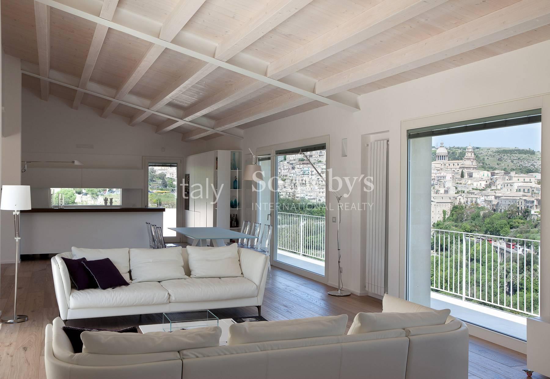 Luxury villa with panoramic view - 12