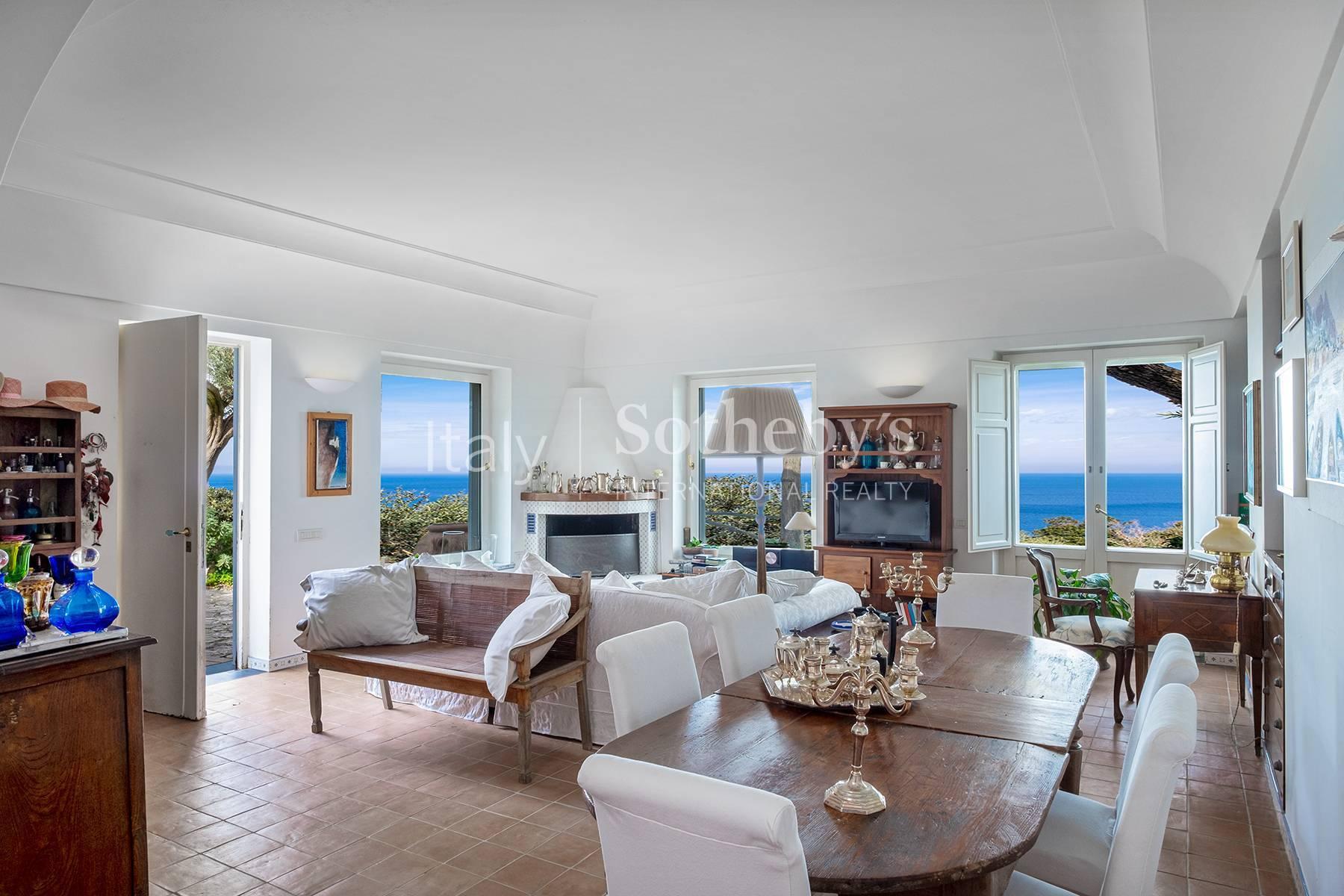 Magnificent villa overlooking the Grotta Azzurra - 4