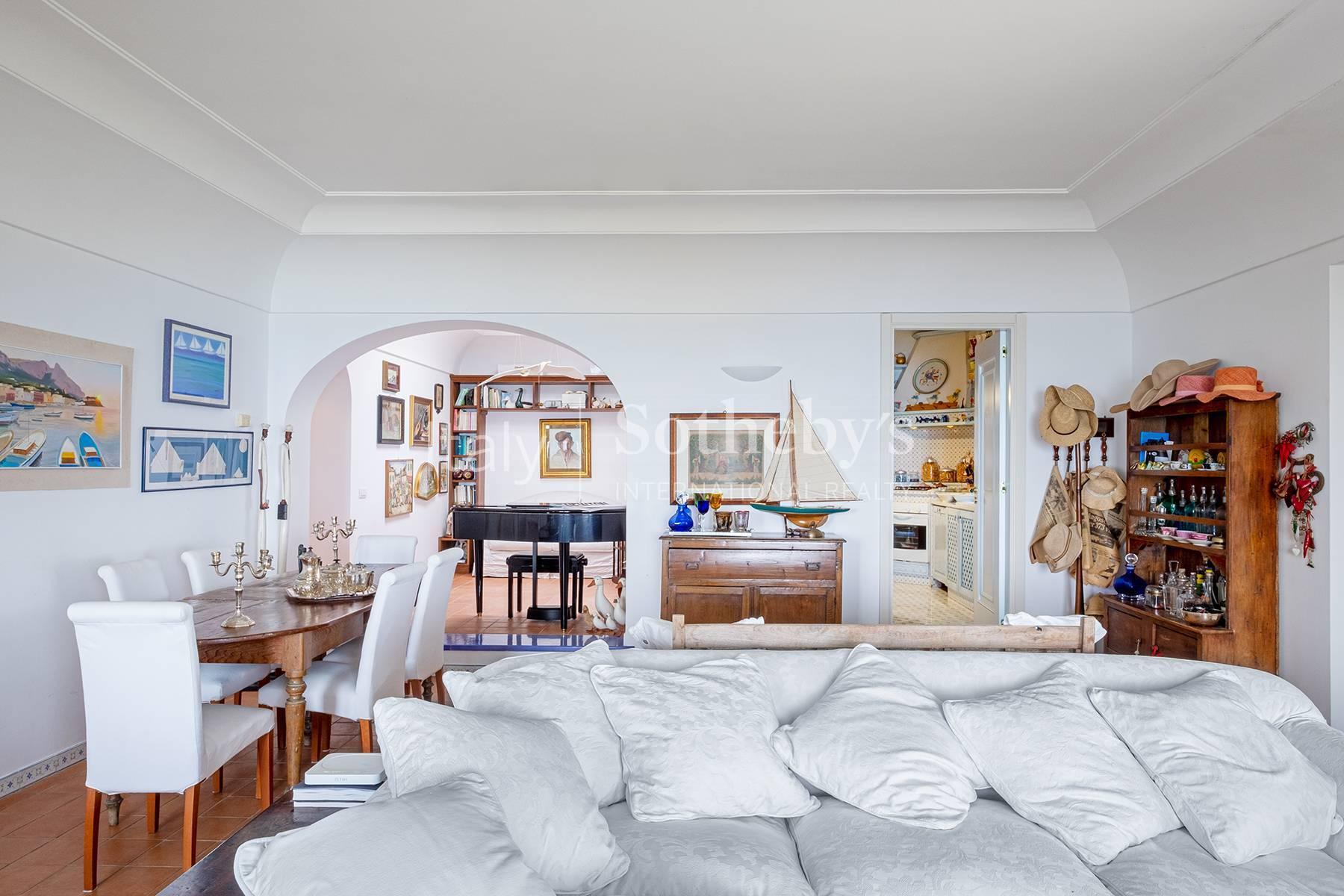 Magnificent villa overlooking the Grotta Azzurra - 7