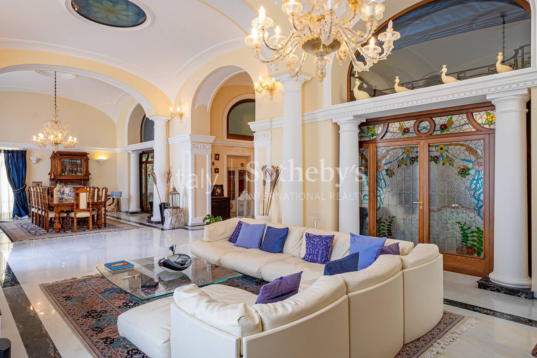 Neoclassical villa with a breath taking view - 8