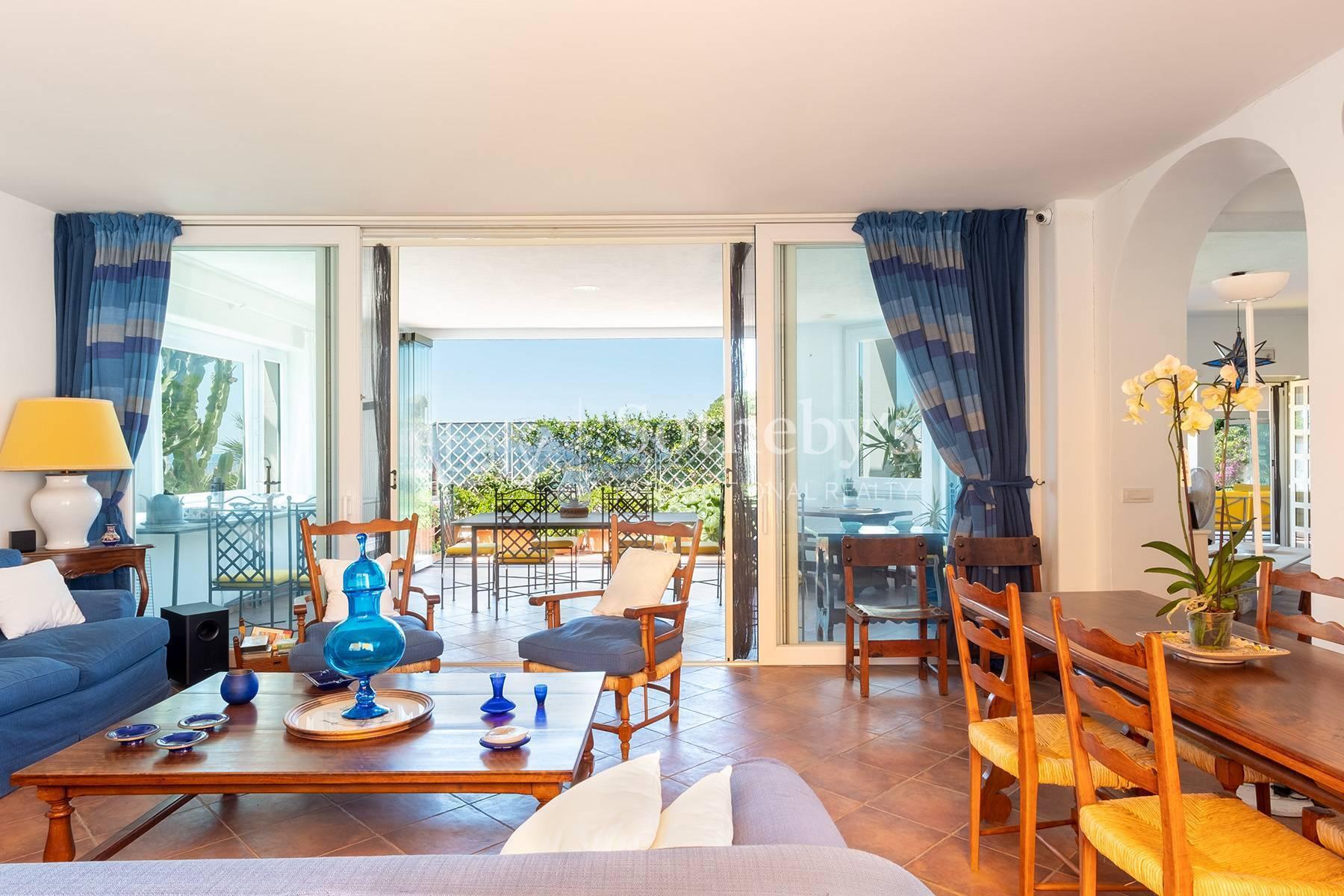 Meravigliosa proprietà con piscina e discesa a mare, in vendita, Forio | Sotheby’s Realty Italy - 13