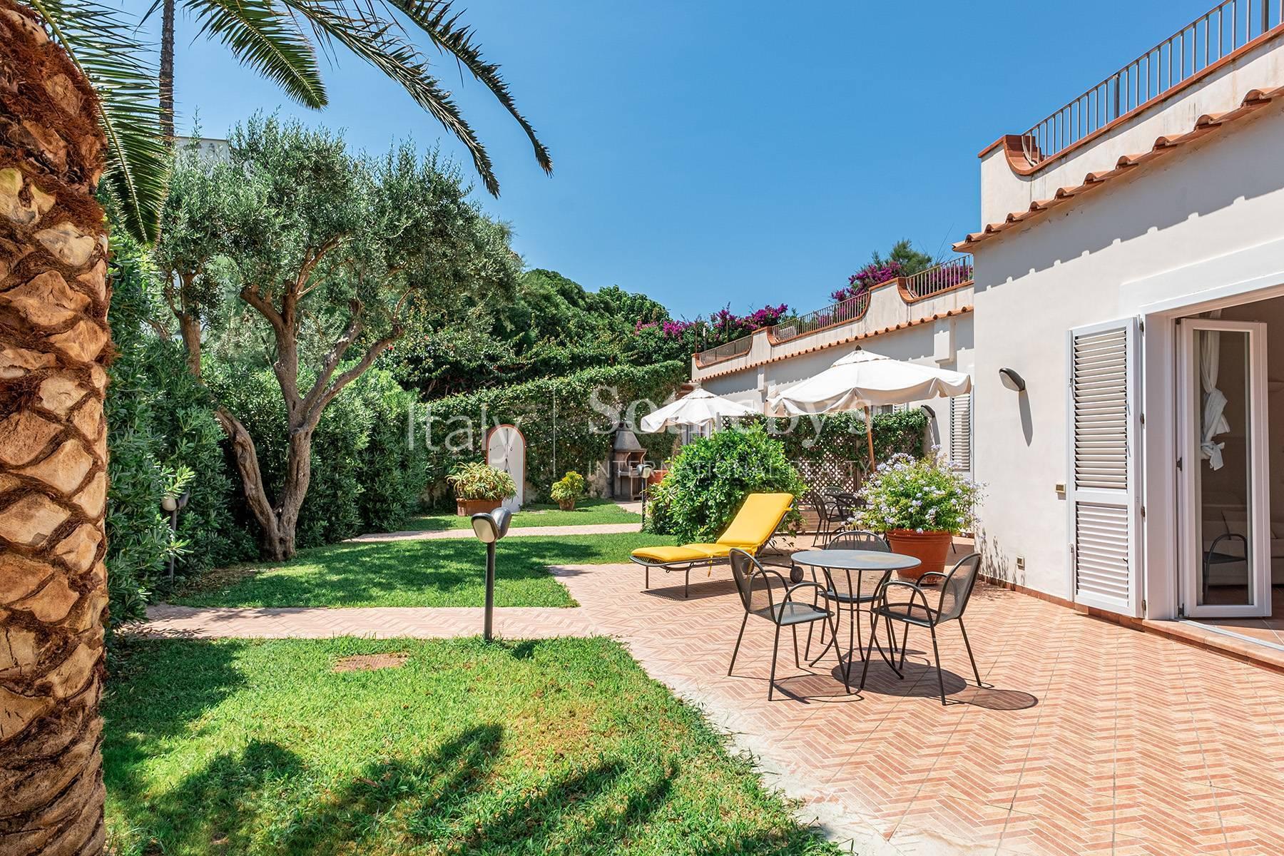 Meravigliosa proprietà con piscina e discesa a mare, in vendita, Forio | Sotheby’s Realty Italy - 15
