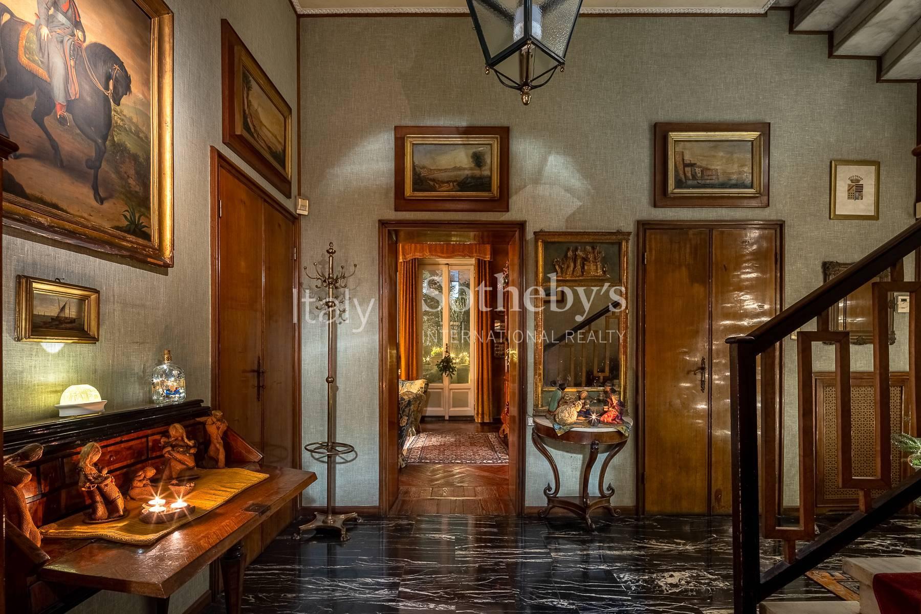 Elegant historic mansion with garden in the center of Milan - 2