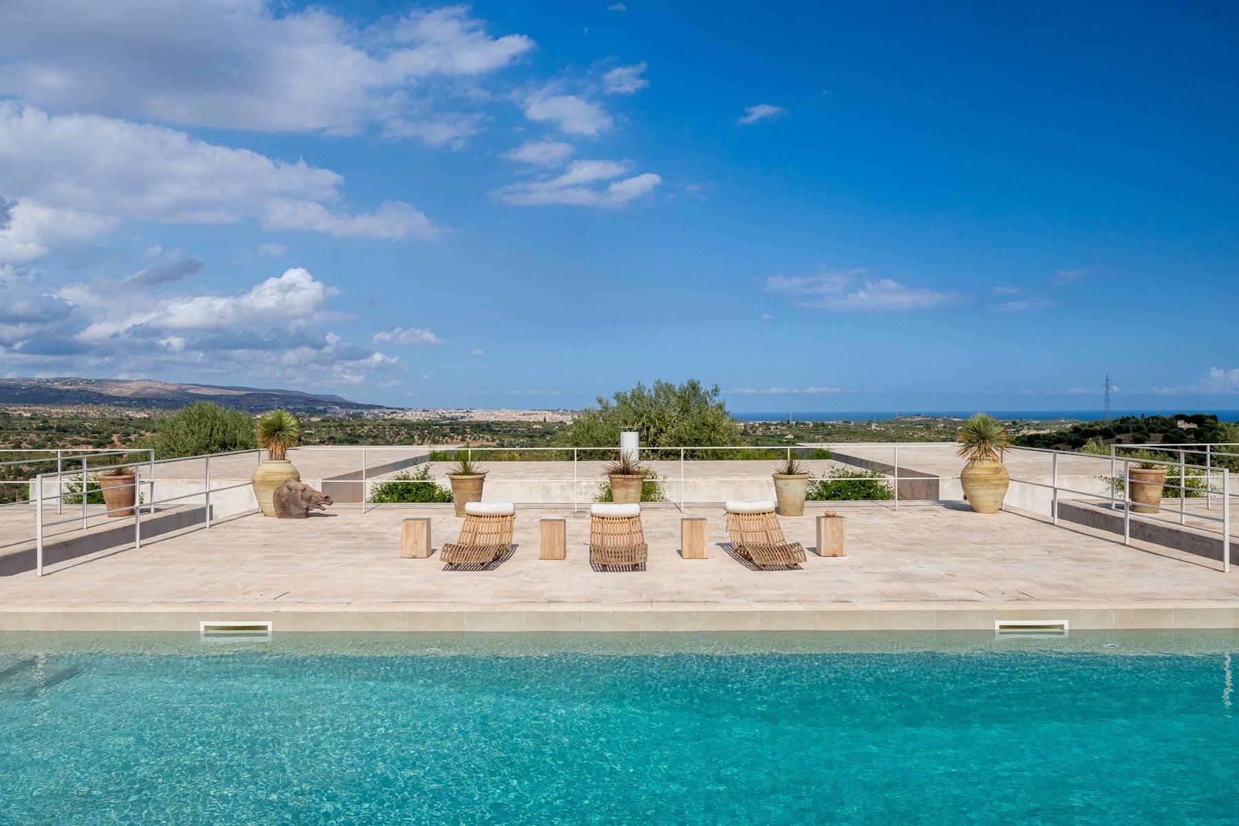 A design masterpiece estate with views on Noto - 1