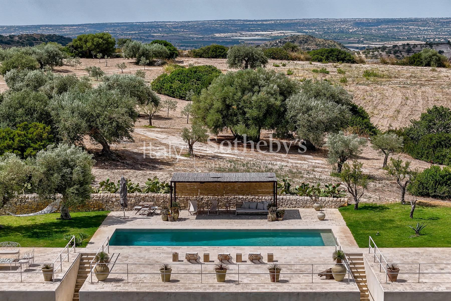 A design masterpiece estate with views on Noto - 3