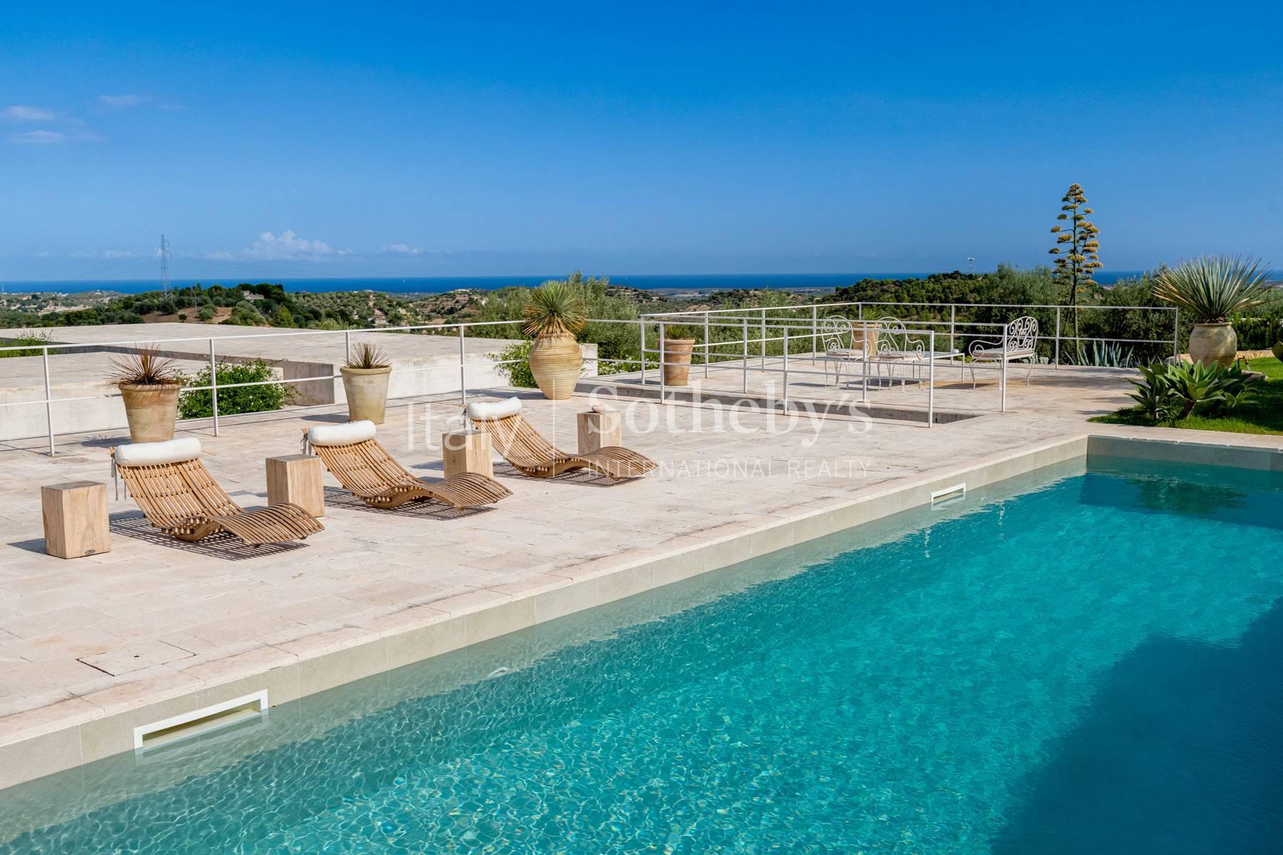 A design masterpiece estate with views on Noto - 6