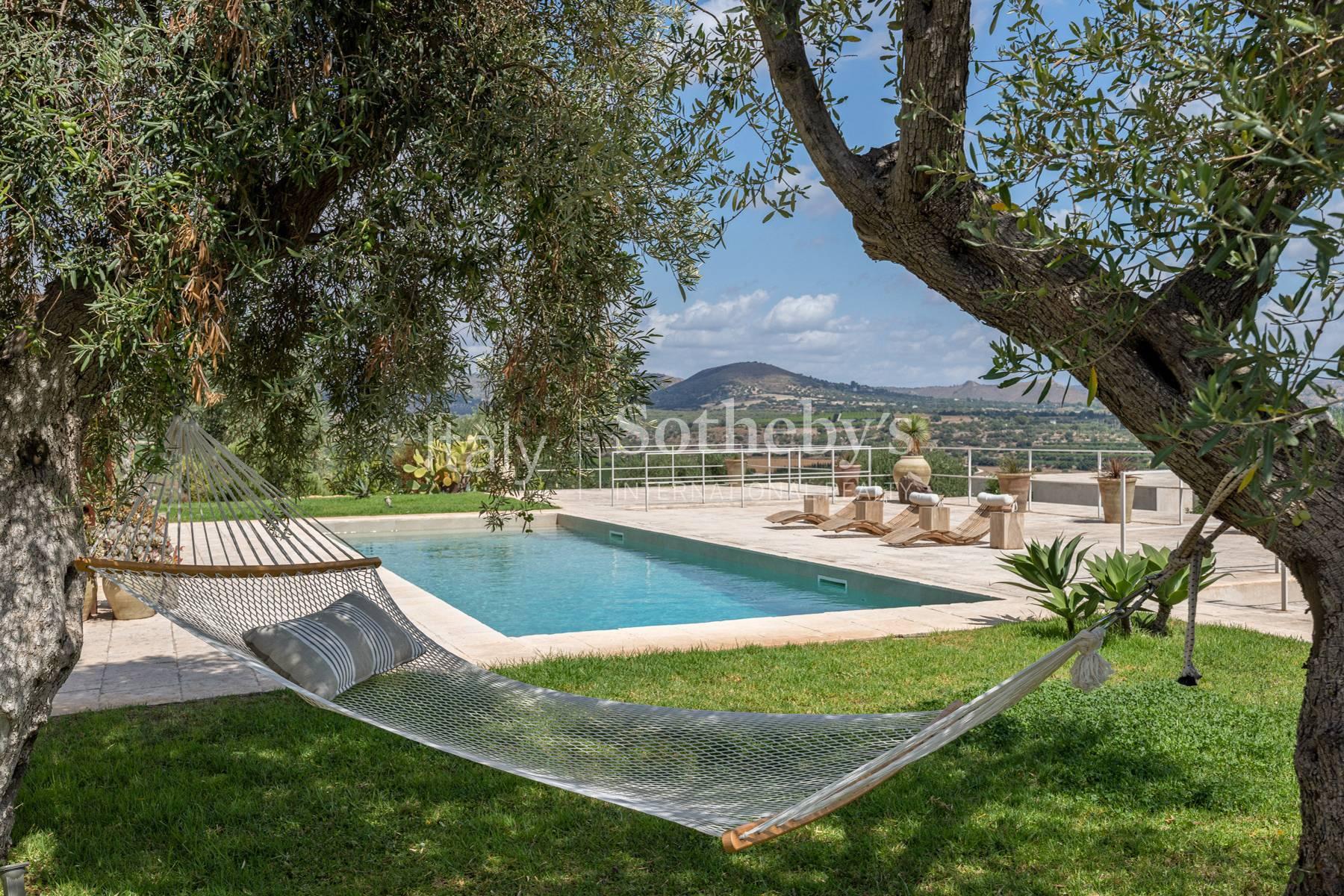 A design masterpiece estate with views on Noto - 5