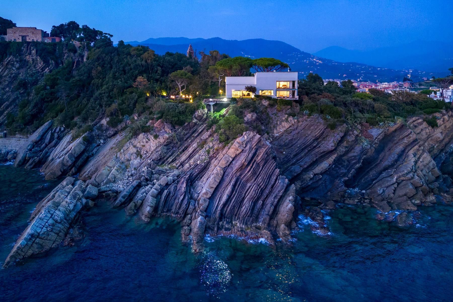 An architectural masterpiece overlooking the sea in Sestri Levante - 1