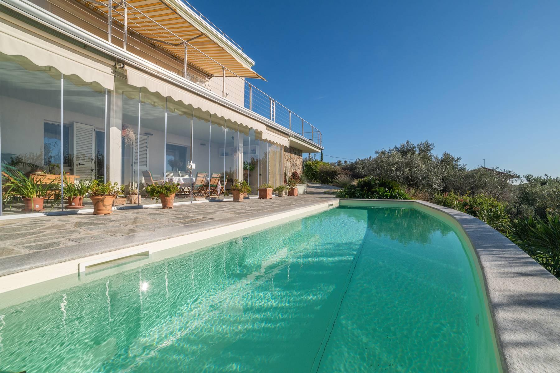 Villa mit Pool und Panoramablick - 1
