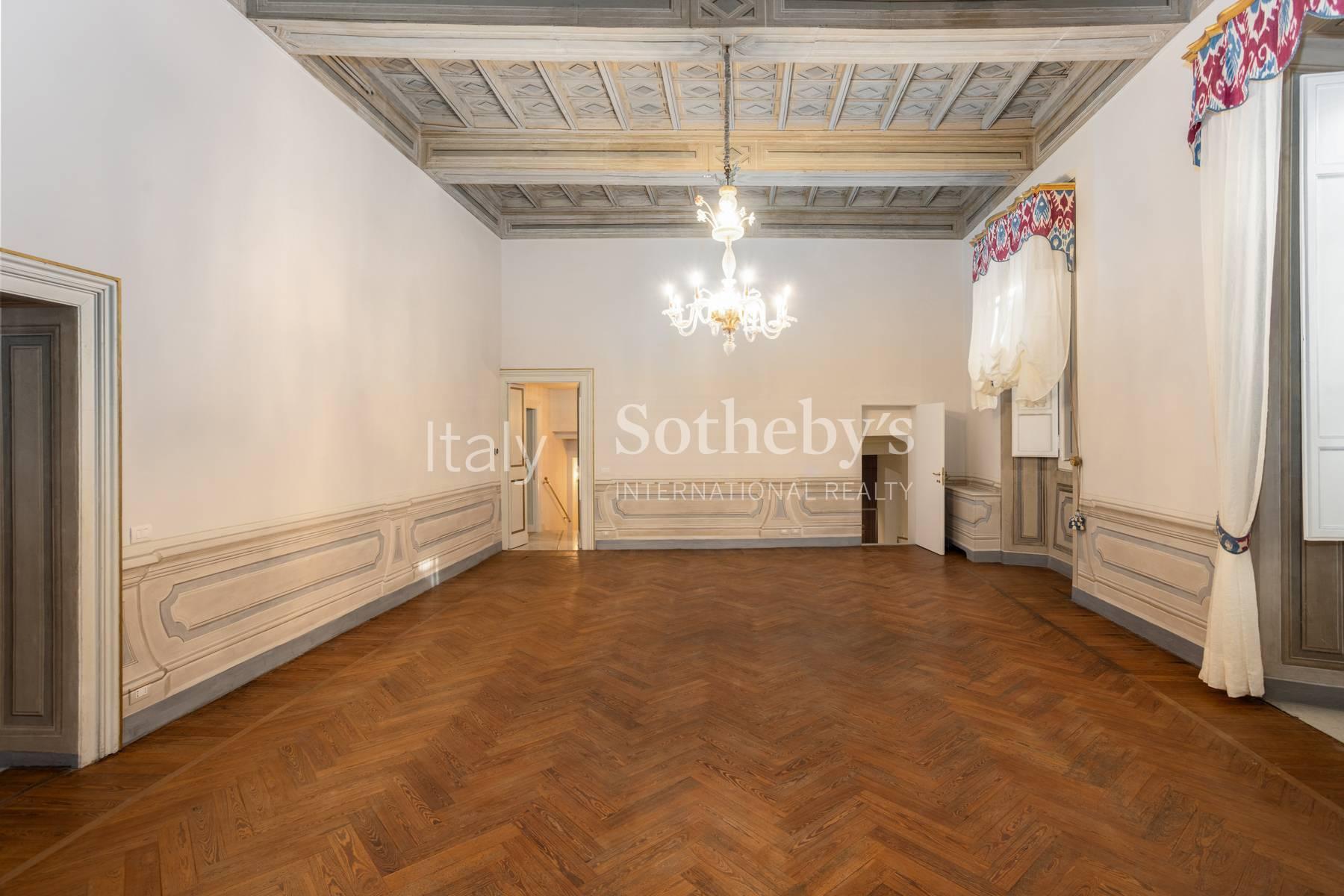 Turn-key apartment in noble palazzo - 2