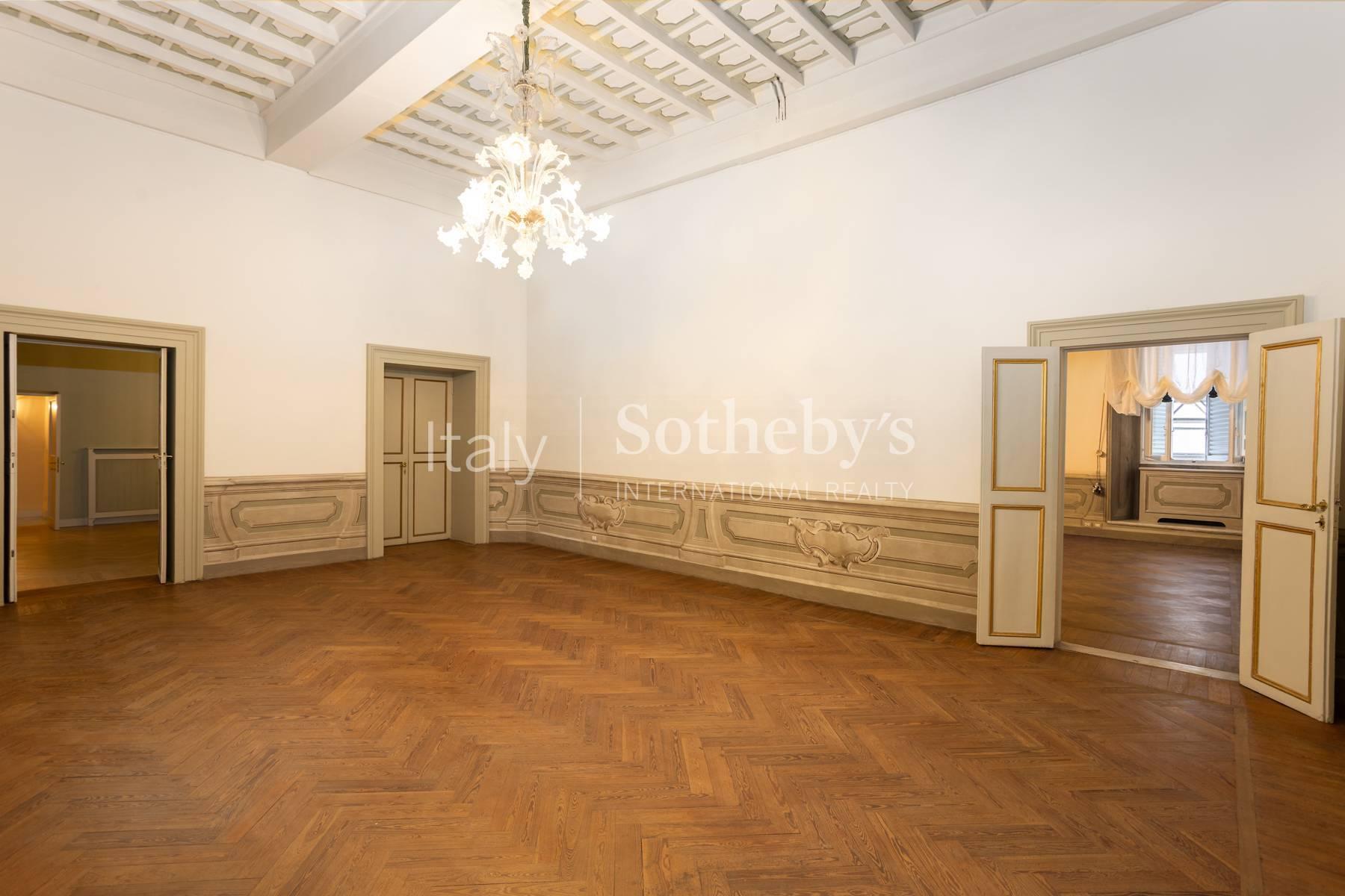 Turn-key apartment in noble palazzo - 8