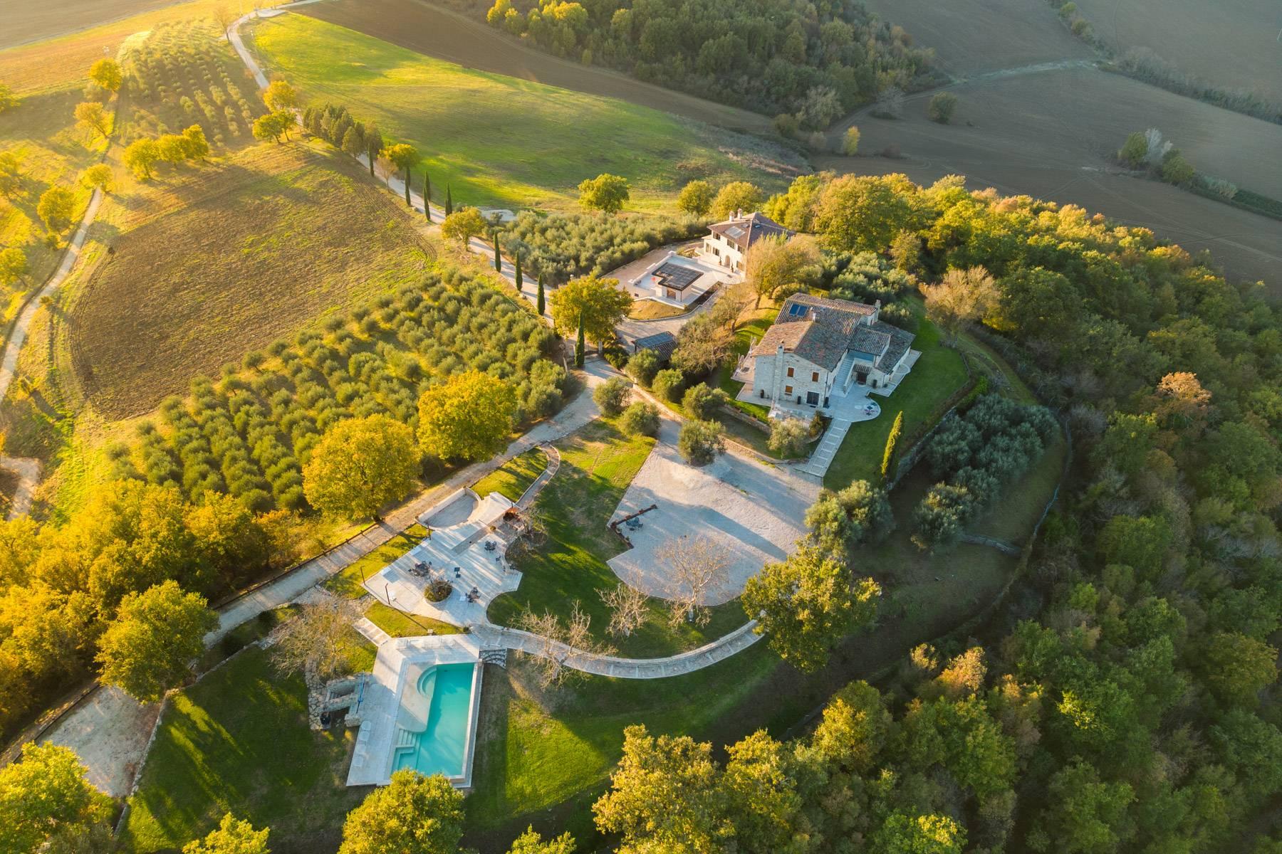 Enchanting Vineyard estate with panoramic views in Todi - 1