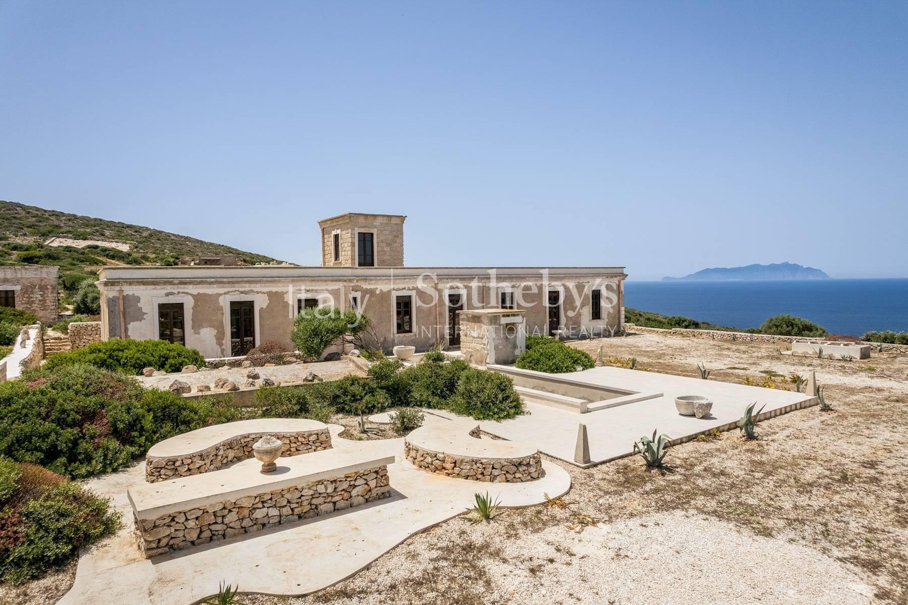 One-of-a-kind property in Levanzo - 8
