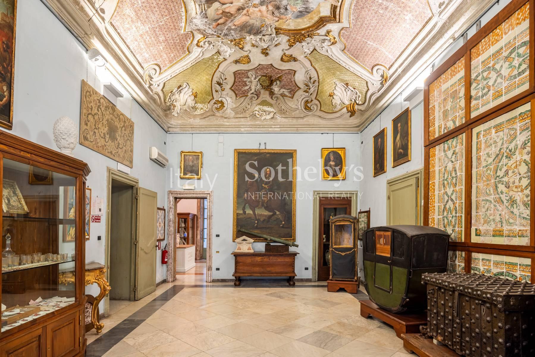 Das Hauptgeschoss eines historischen Palastes im Herzen von Palermo - 3