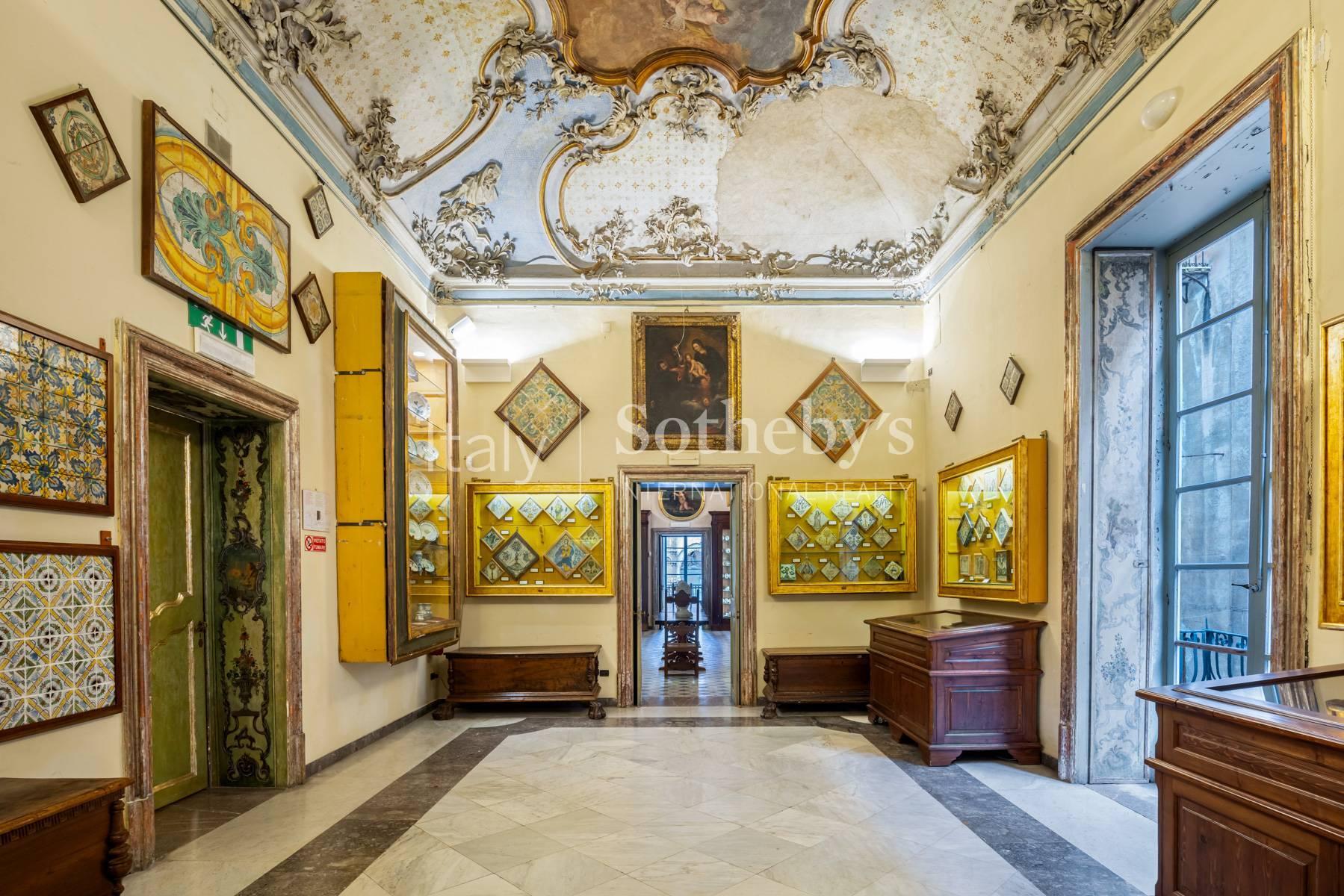 Das Hauptgeschoss eines historischen Palastes im Herzen von Palermo - 6