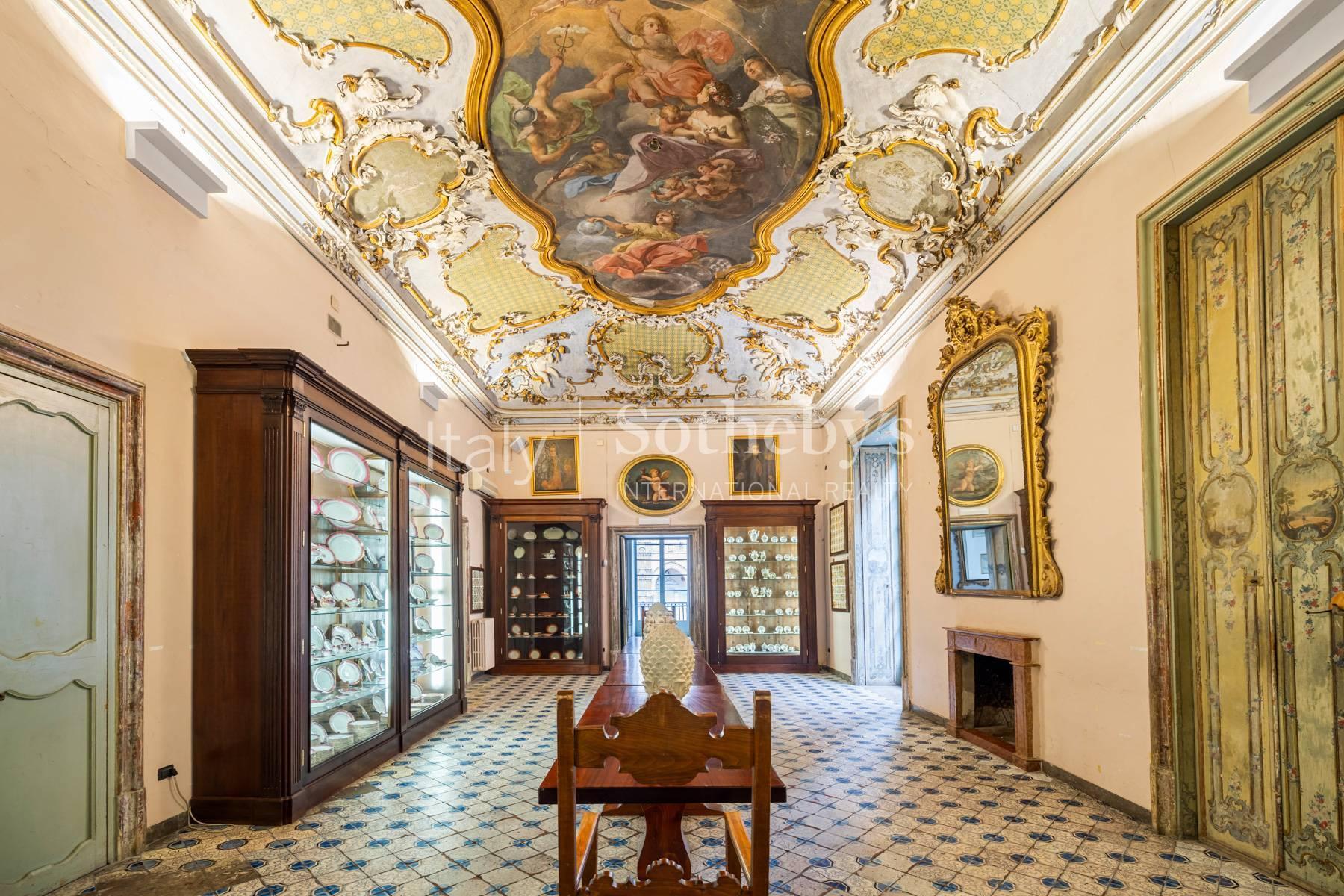 Das Hauptgeschoss eines historischen Palastes im Herzen von Palermo - 7