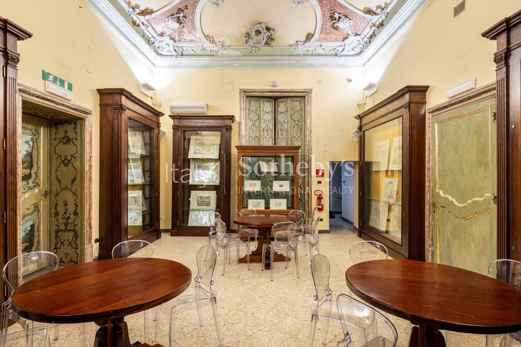 Piano Nobile di palazzo storico nel cuore di Palermo, in vendita, Palermo | Sotheby’s Realty Italy - 24