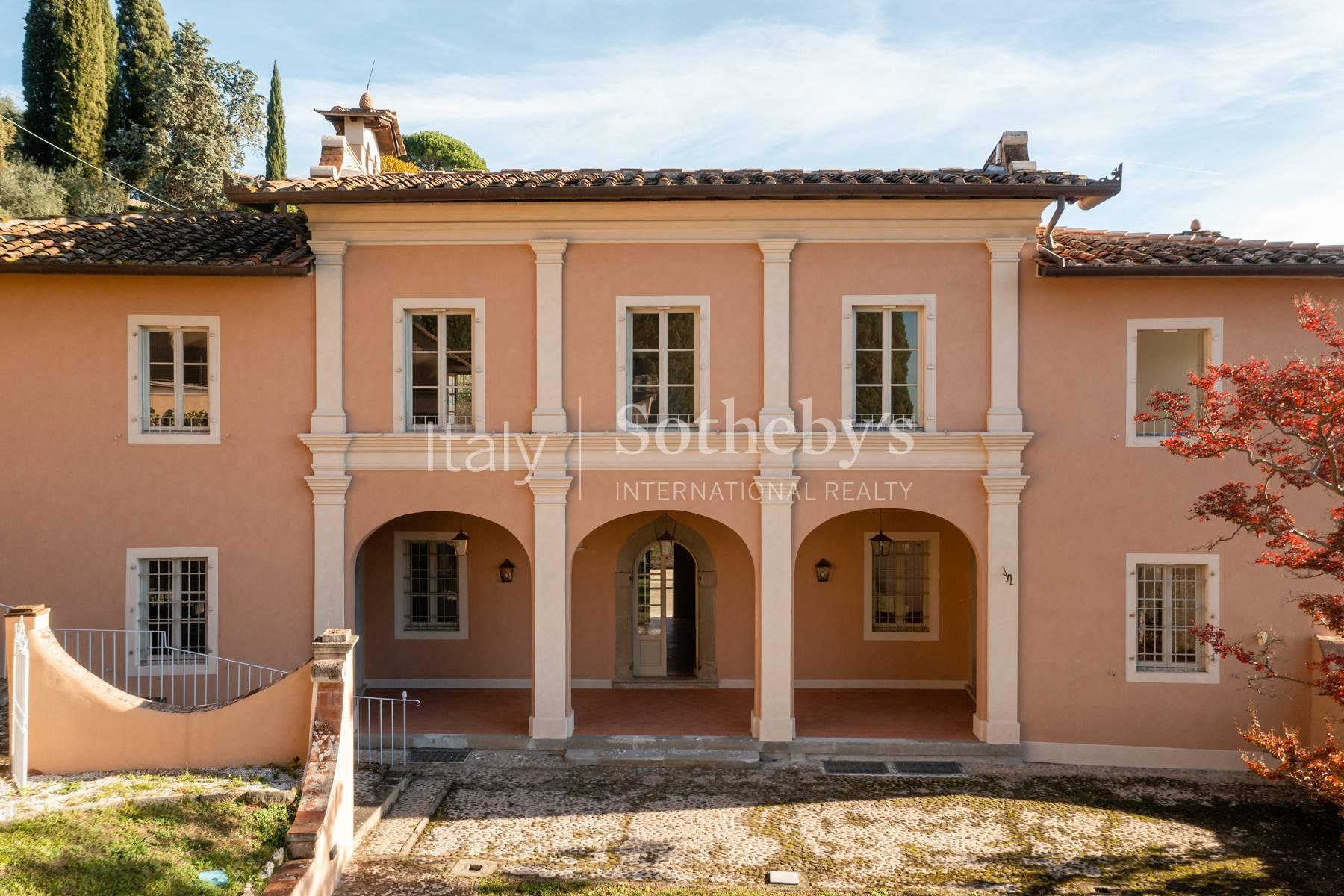 Villa storica con cappella sulle colline di Pescia - 14
