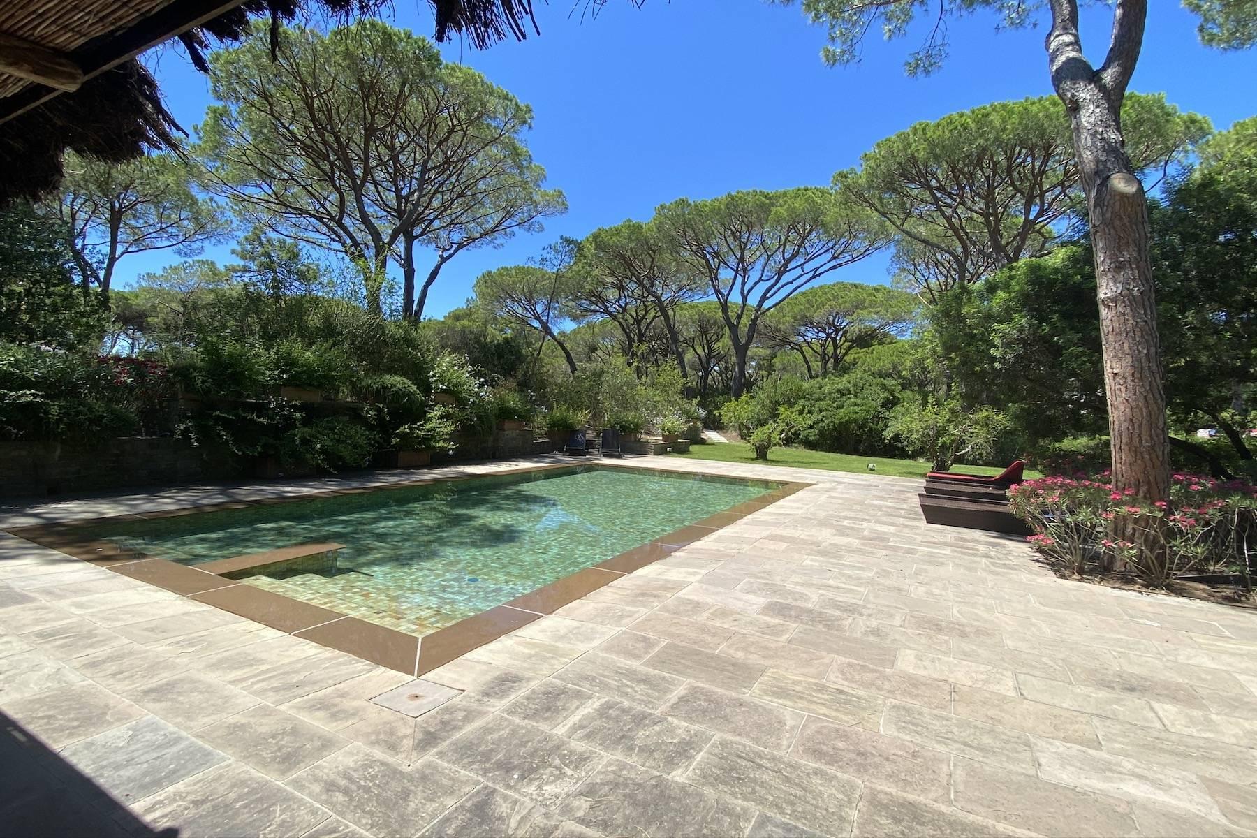 Villa immersa nella splendida pineta di Roccamare con spiaggia privata - 1