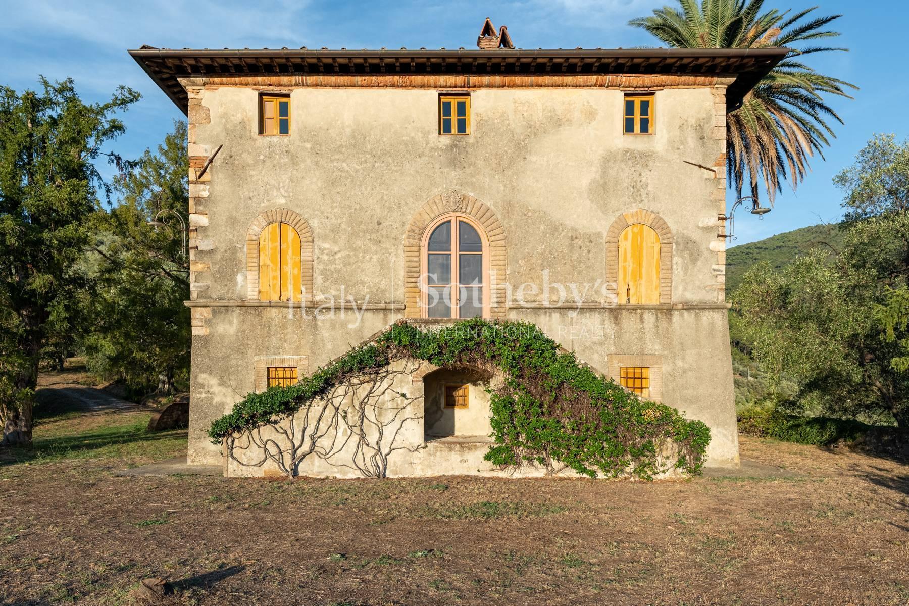 Wunderschöne Villa mit herrlichem Blick auf dem Land von Lucca - 4