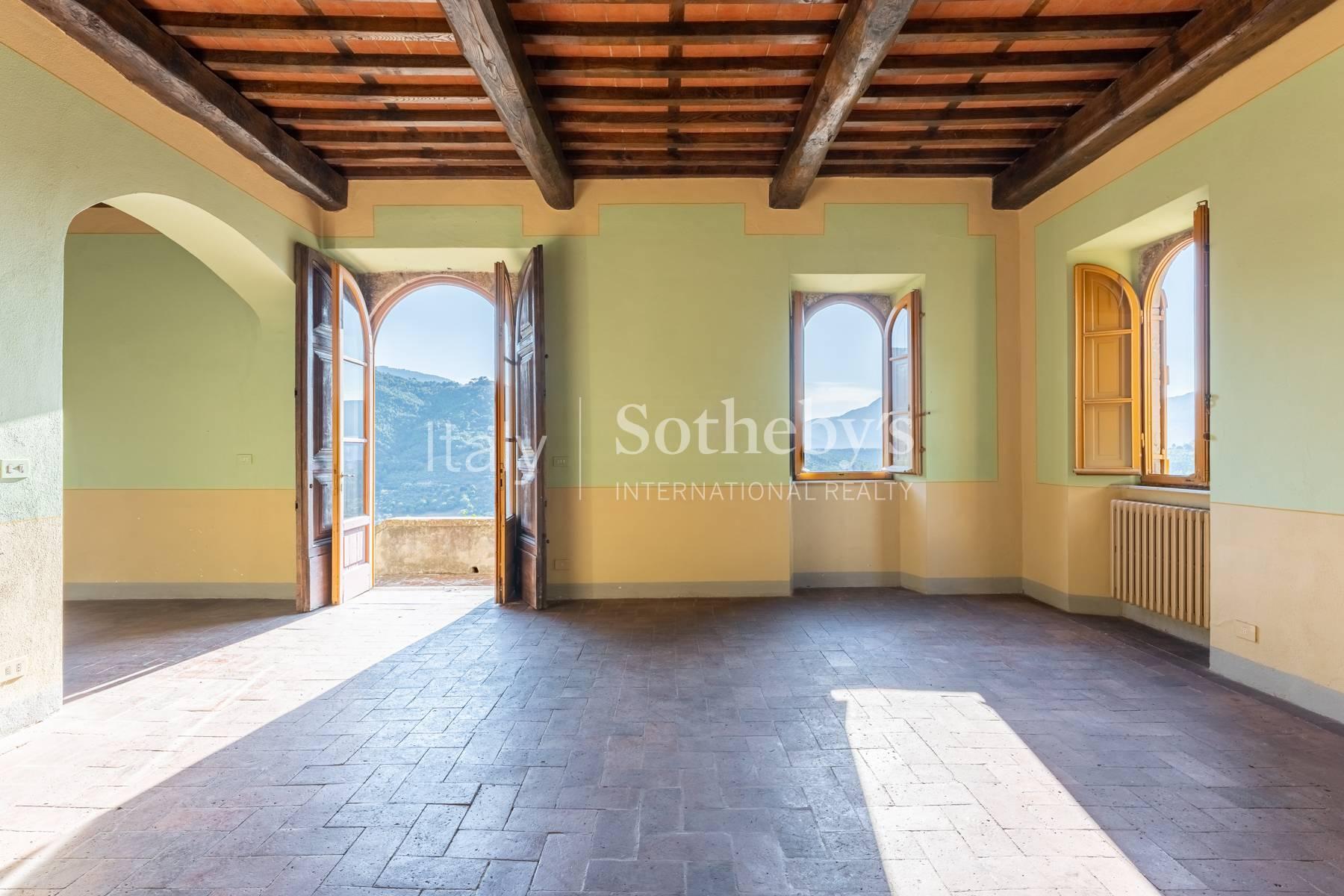 Splendida villa con magnifica vista sulla campagna Lucchese, in vendita, Lucca | Sotheby’s Realty Italy - 15