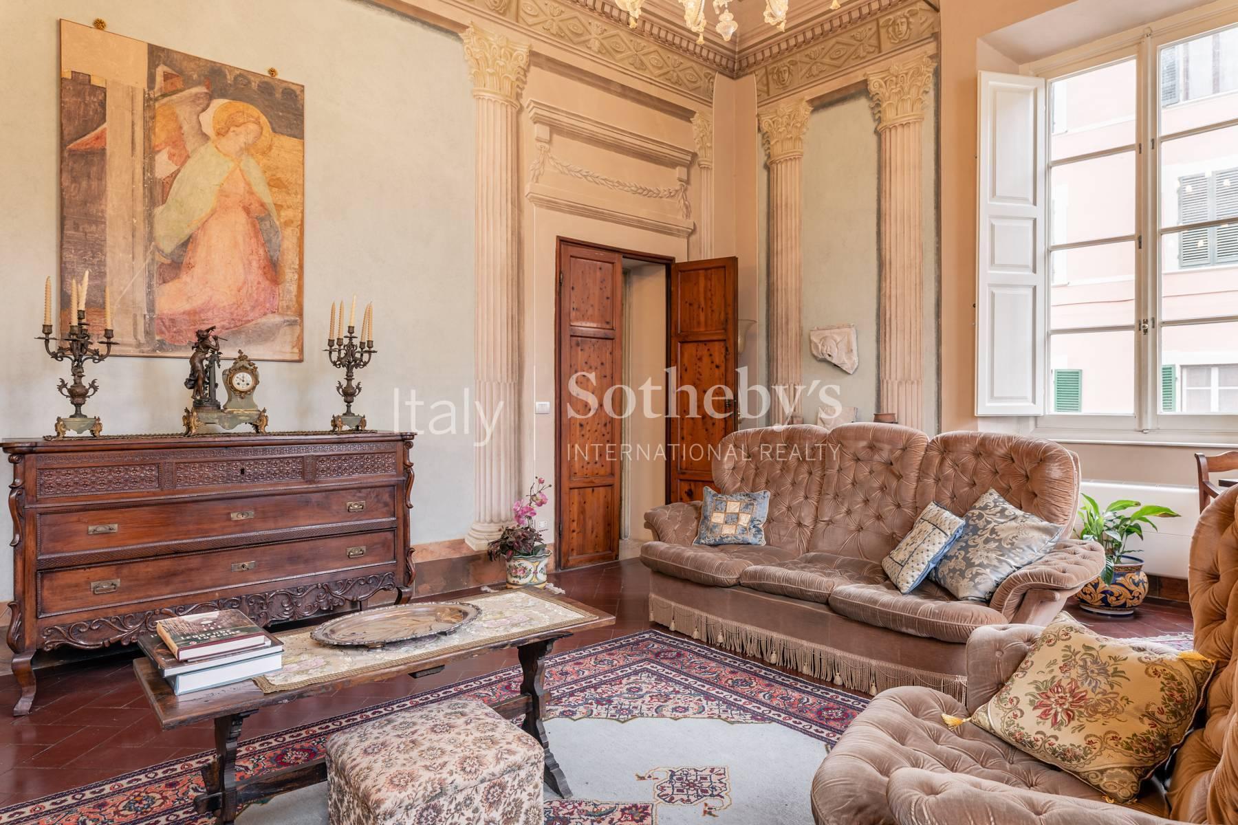 Elegant frescoed apartment in the heart of Pisa - 20