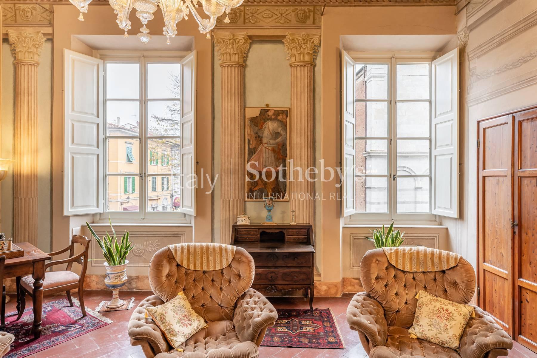Elegant frescoed apartment in the heart of Pisa - 21