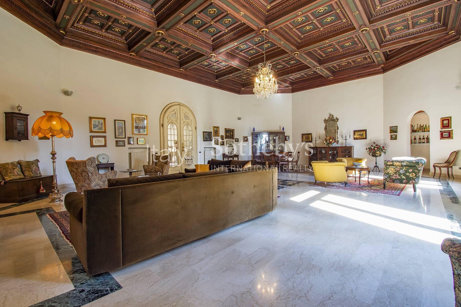Exquisite apartment in a historic villa - 4