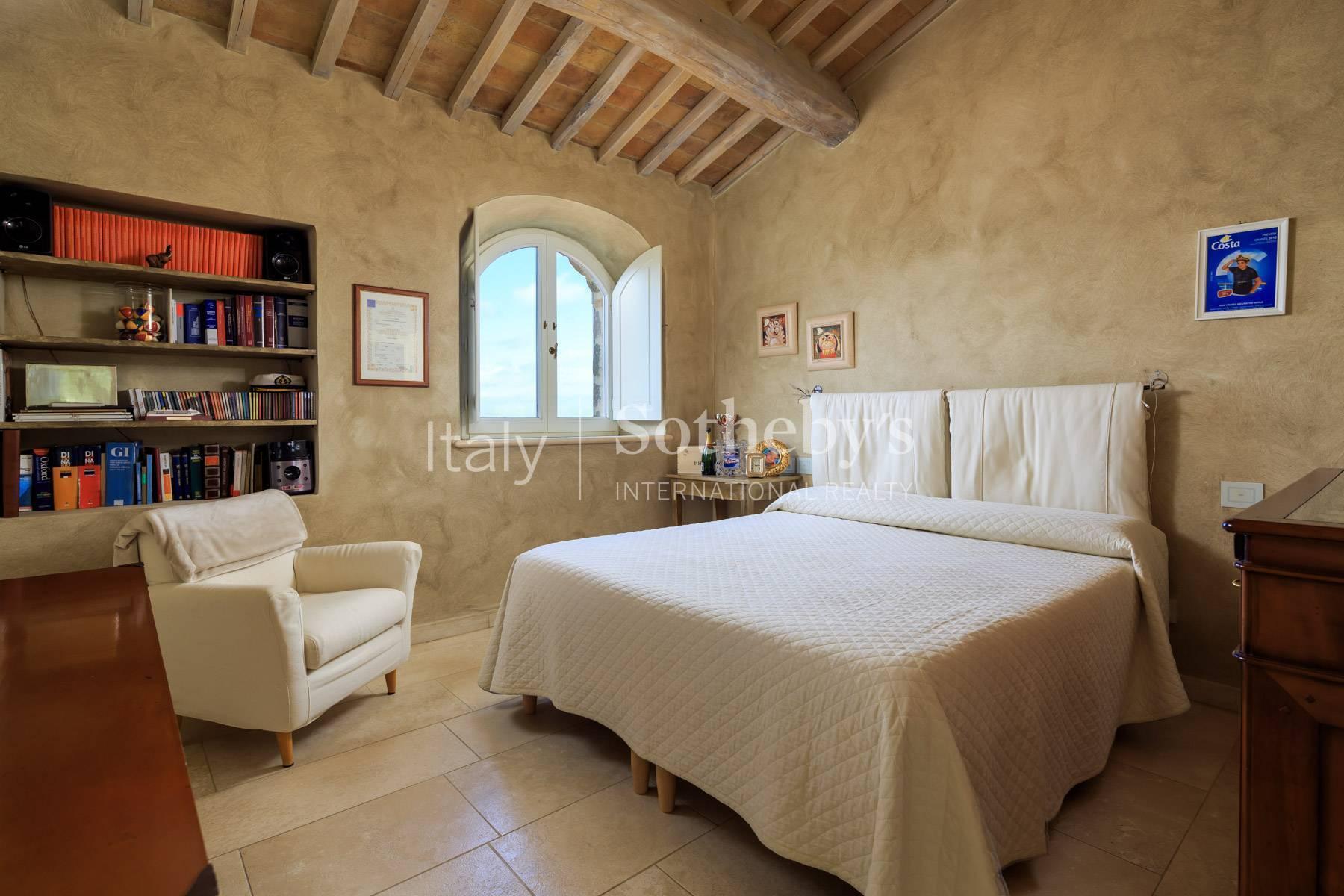 Panoramico casale ad un passo da Montalcino, in vendita, Montalcino | Sotheby’s Realty Italy - 16