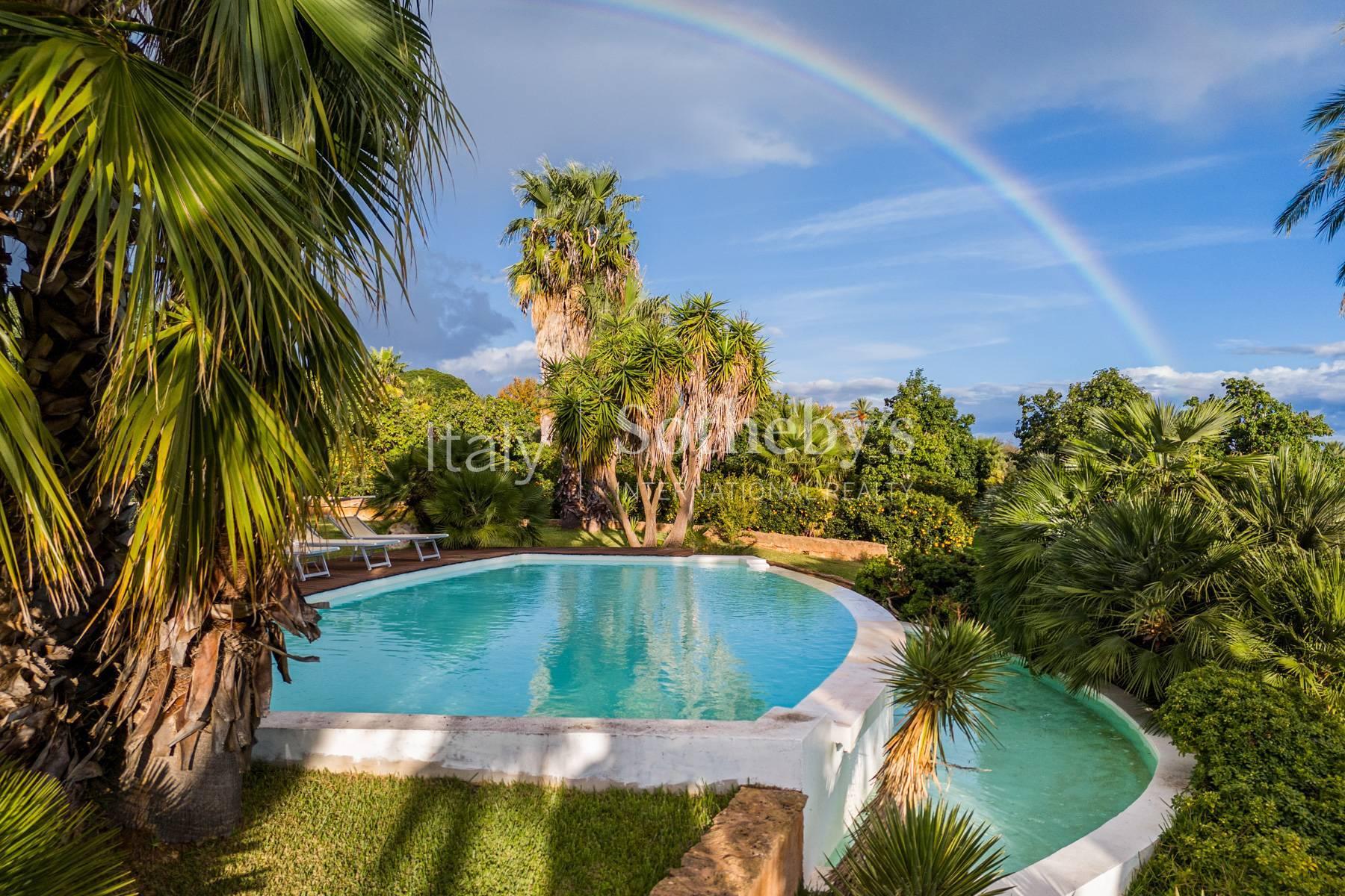 Stunning villa with pool set in extensive private garden - 29