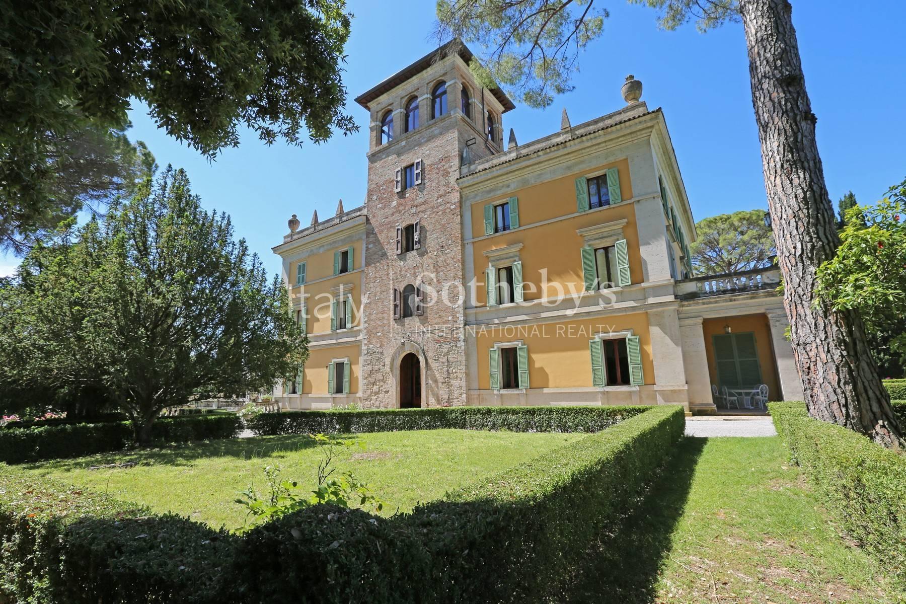 Magnificent historical villa with typical italian garden in Umbria - 3