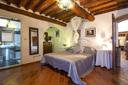 Agriturismo panoramico con produzione olio Bio del chianti, in vendita, Castellina in Chianti | Sotheby’s Realty Italy - 24