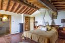 Agriturismo panoramico con produzione olio Bio del chianti, in vendita, Castellina in Chianti | Sotheby’s Realty Italy - 18