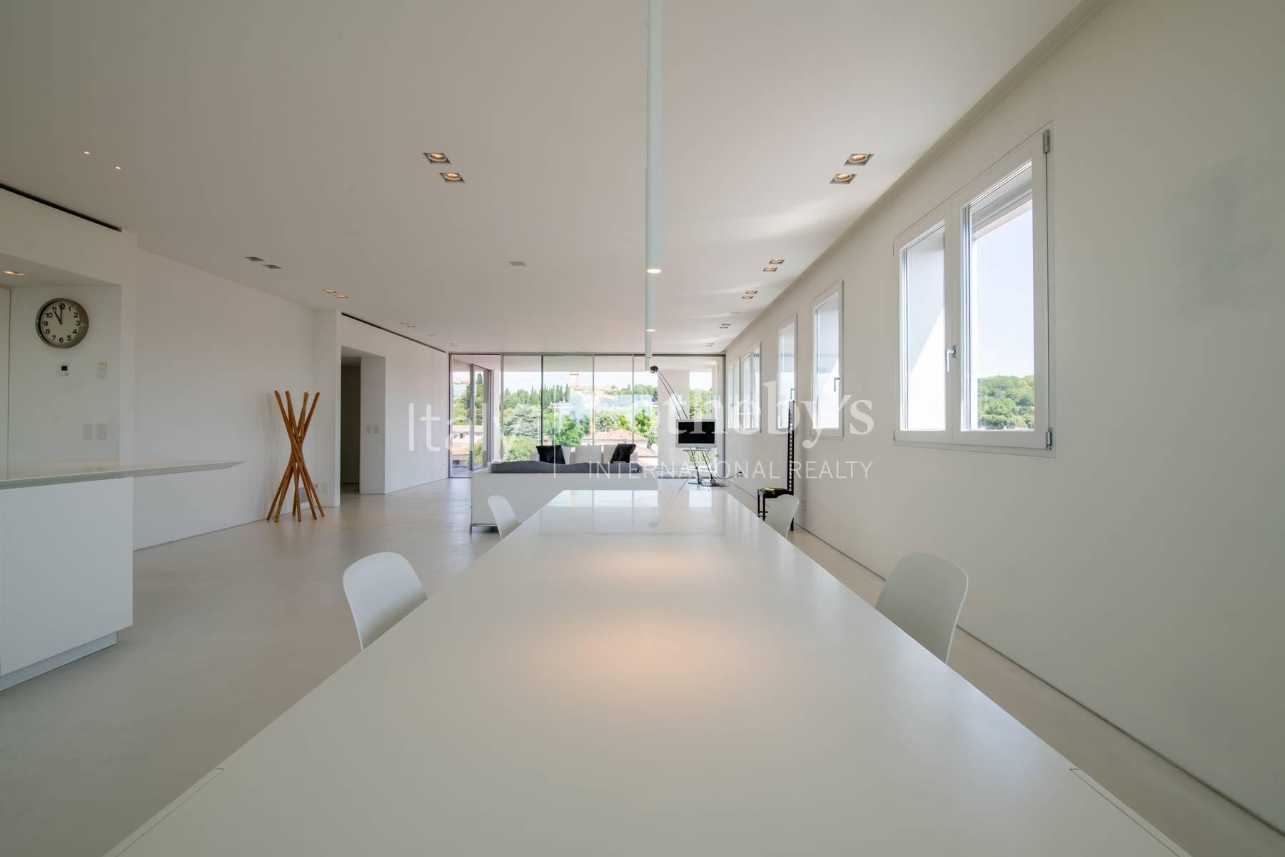 Elegante attico moderno di raffinato design a basso consumo, in vendita, Montebelluna | Sotheby’s Realty Italy - 4