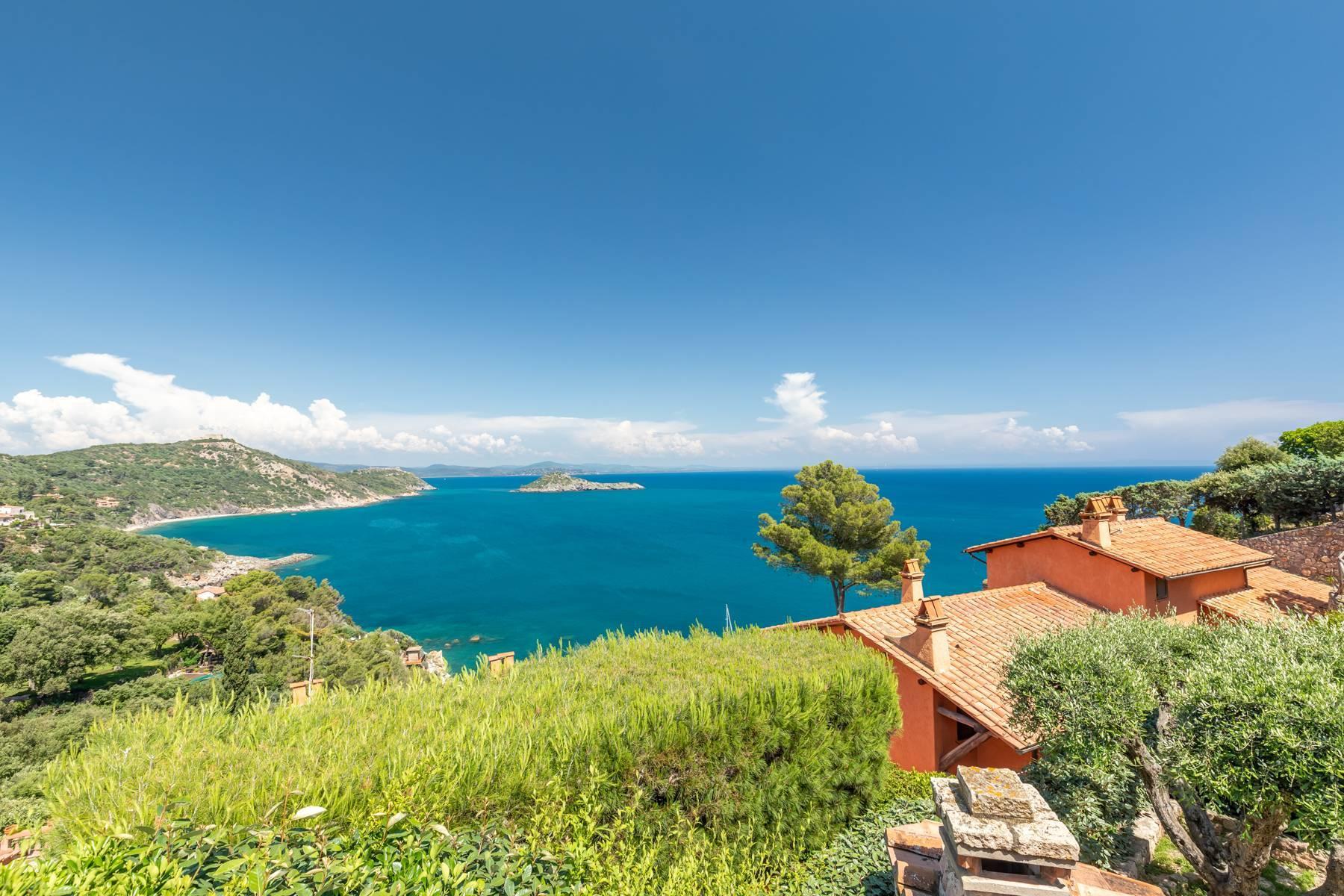 Portion spectaculaire de villa sur la falaise avec accès direct à la mer - 1