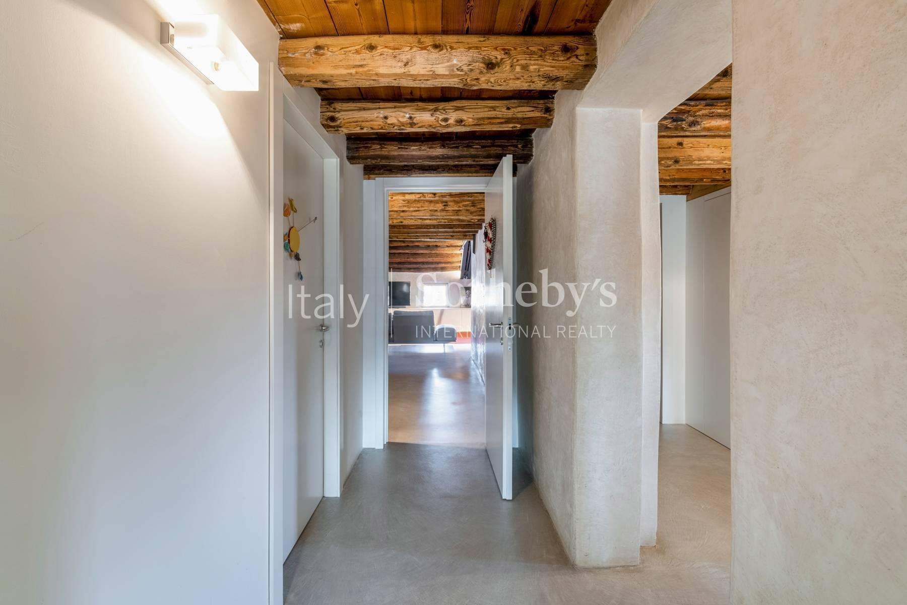 Luxurious penthouse on a 17th century Venetian Villa completely renovated - 8