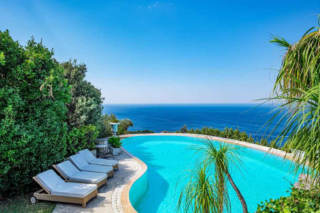 Villa with swimming pool in Anacapri Villa For sale Anacapri
