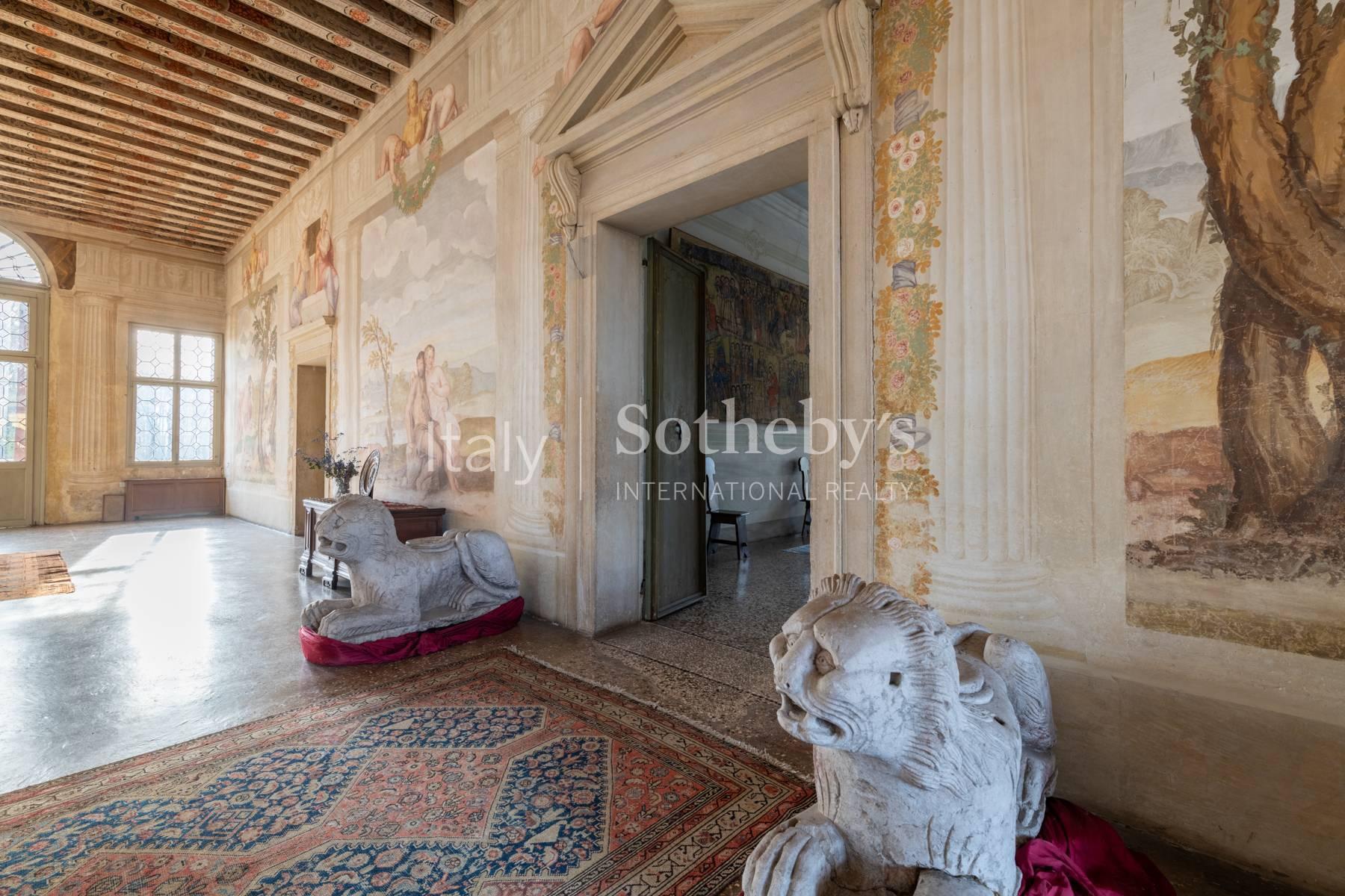 Venetian Renaissance Villa with frescoes and tower, barchessa and outbuildings - 6