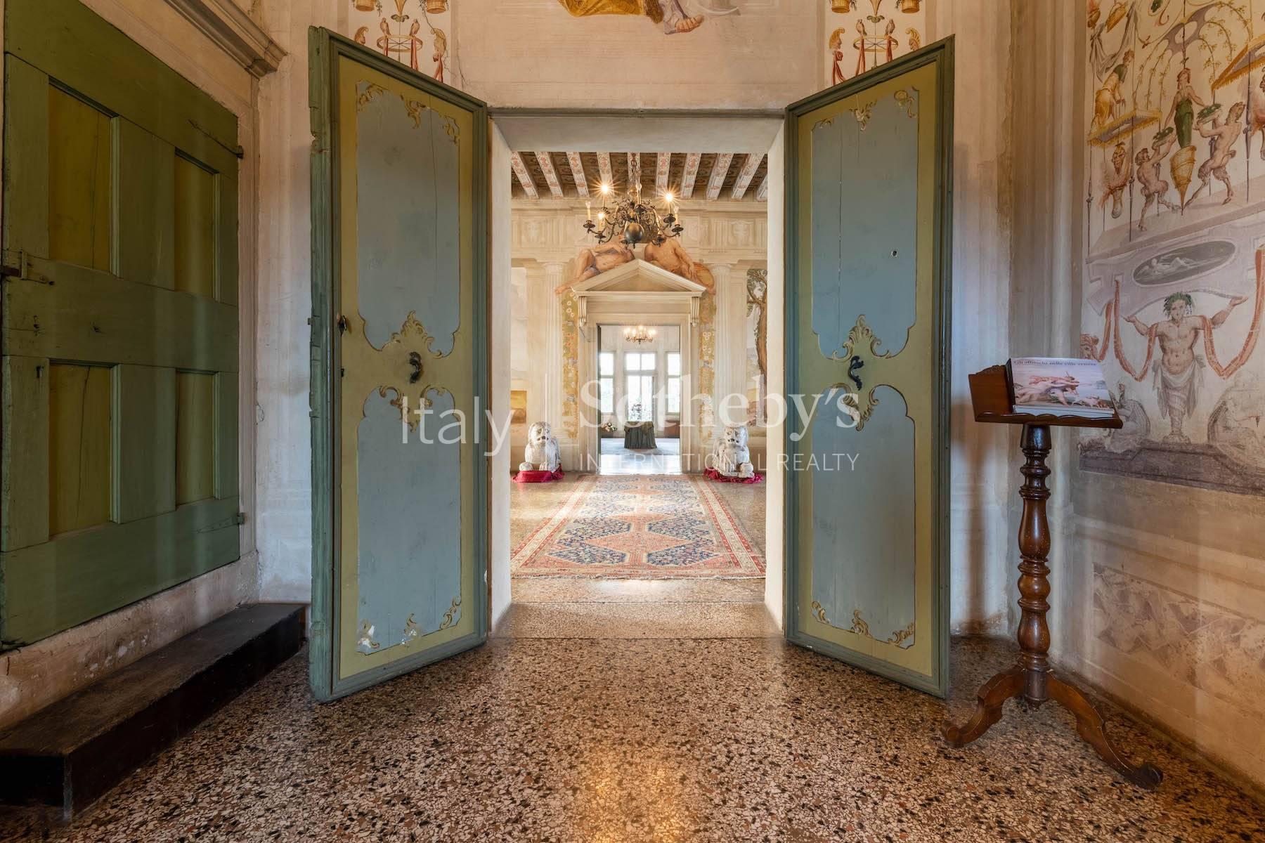 Villa vénitienne avec fresques, tour, barchessa et annexes - 7
