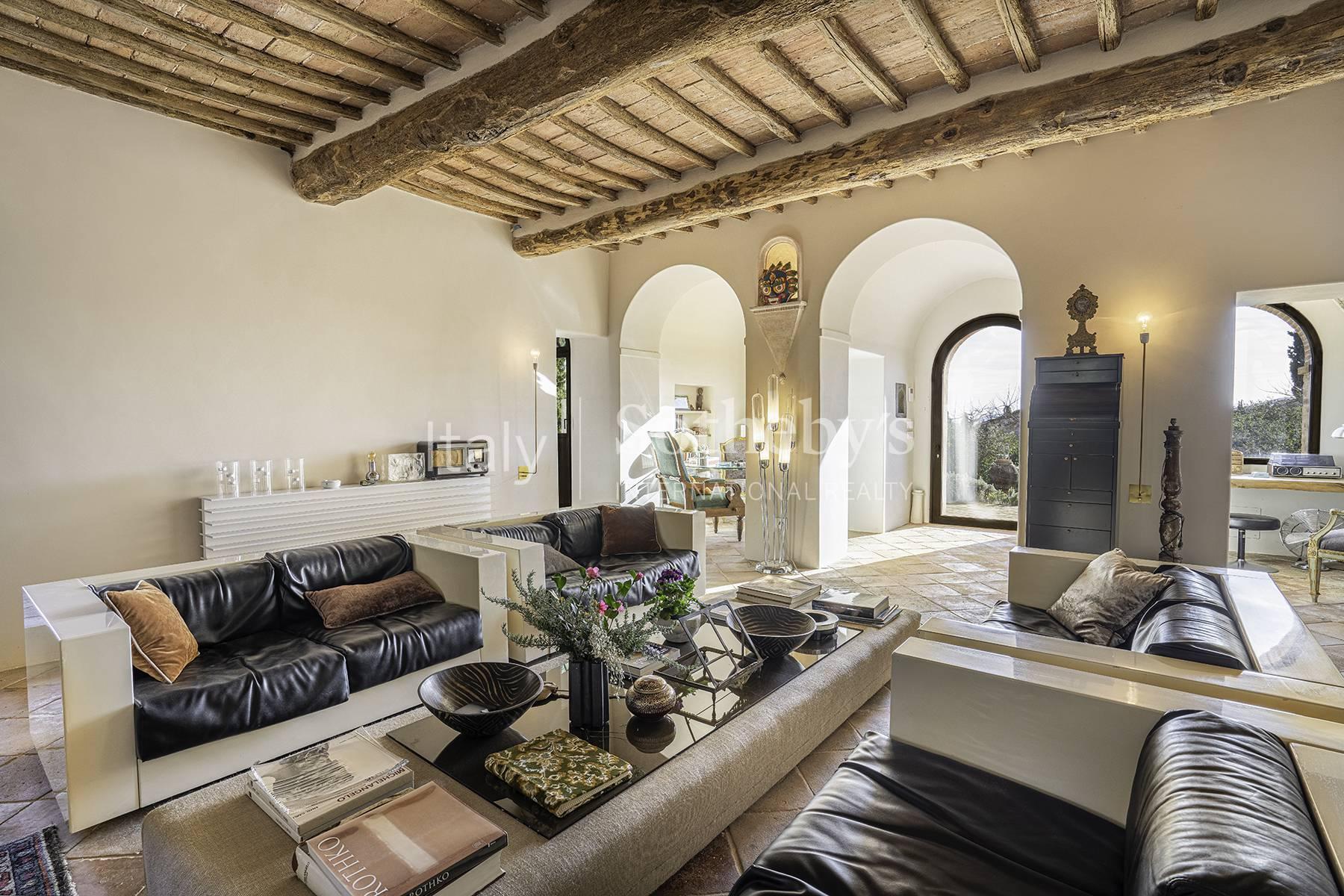 Luxurious 6 bedroom villa with pool near Siena - 16