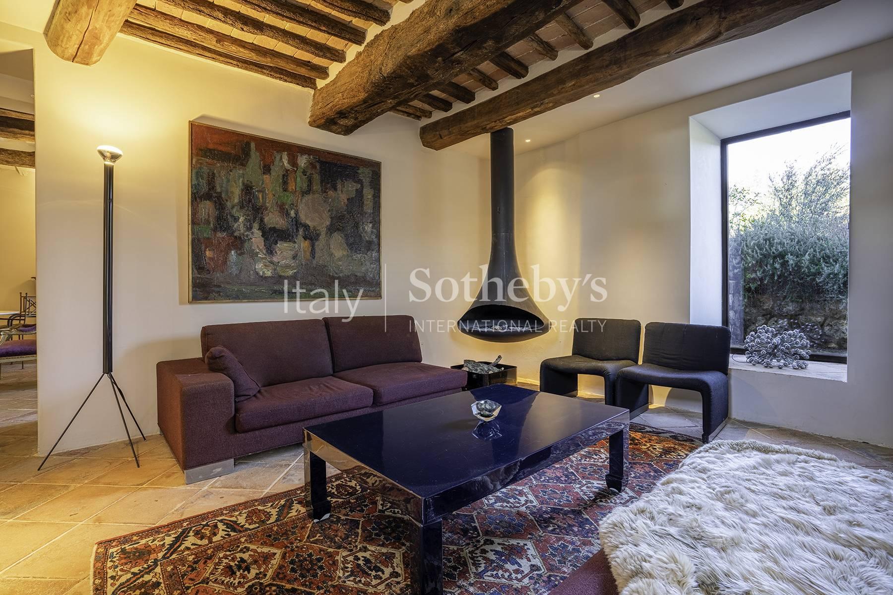 Luxurious 6 bedroom villa with pool near Siena - 14