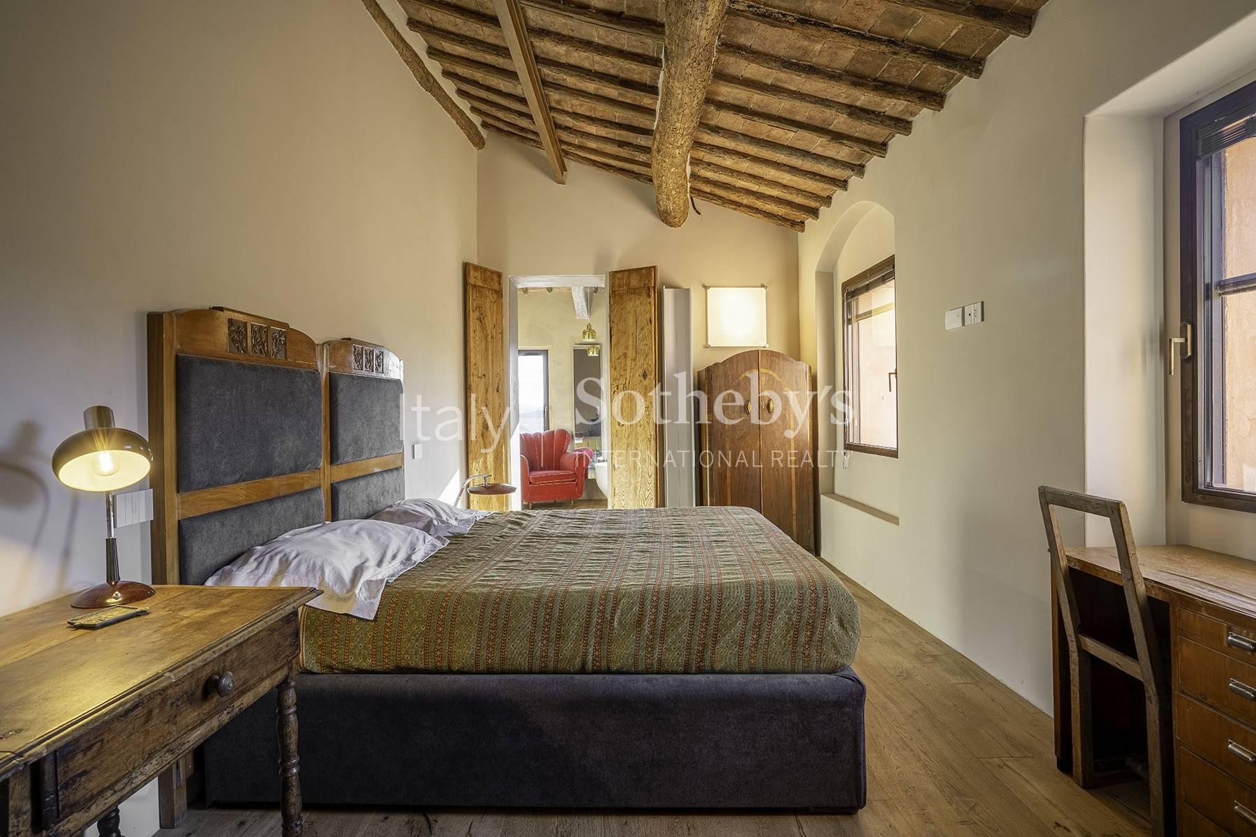 Luxurious 6 bedroom villa with pool near Siena - 19