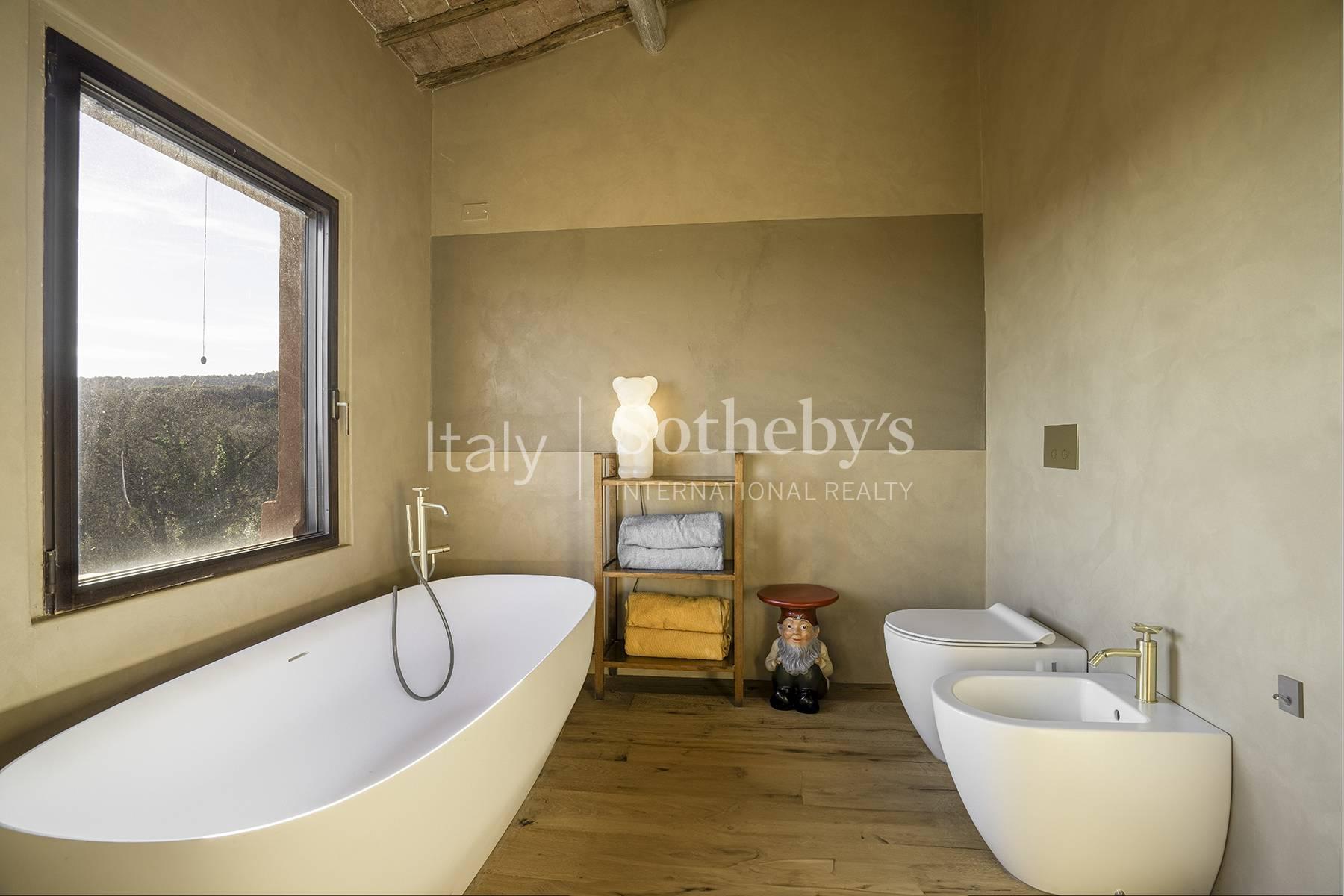 Luxurious 6 bedroom villa with pool near Siena - 24